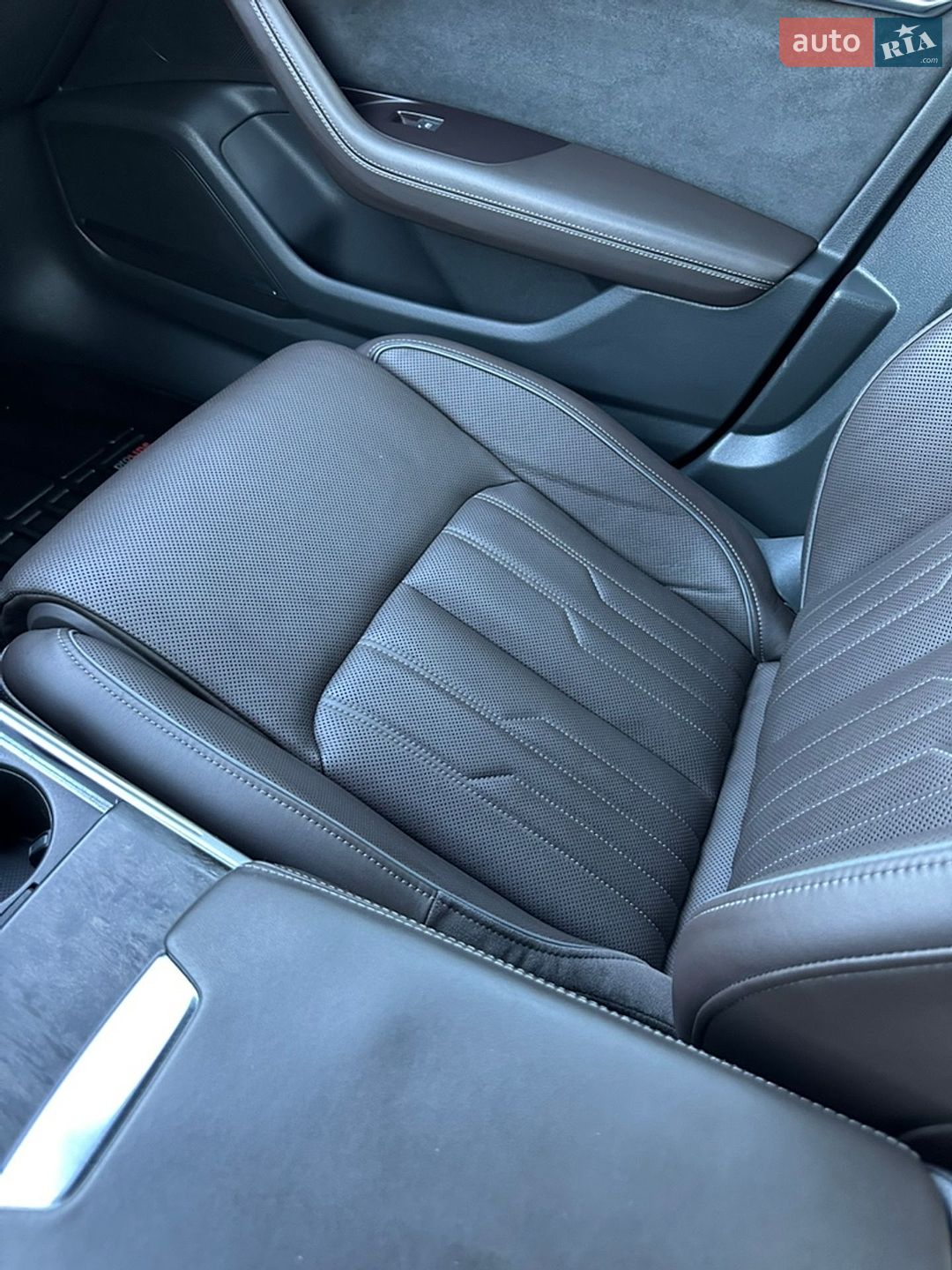 Audi A6 2018 VIN WAUZZZF26KN004678 фото оголошення 44 з 133