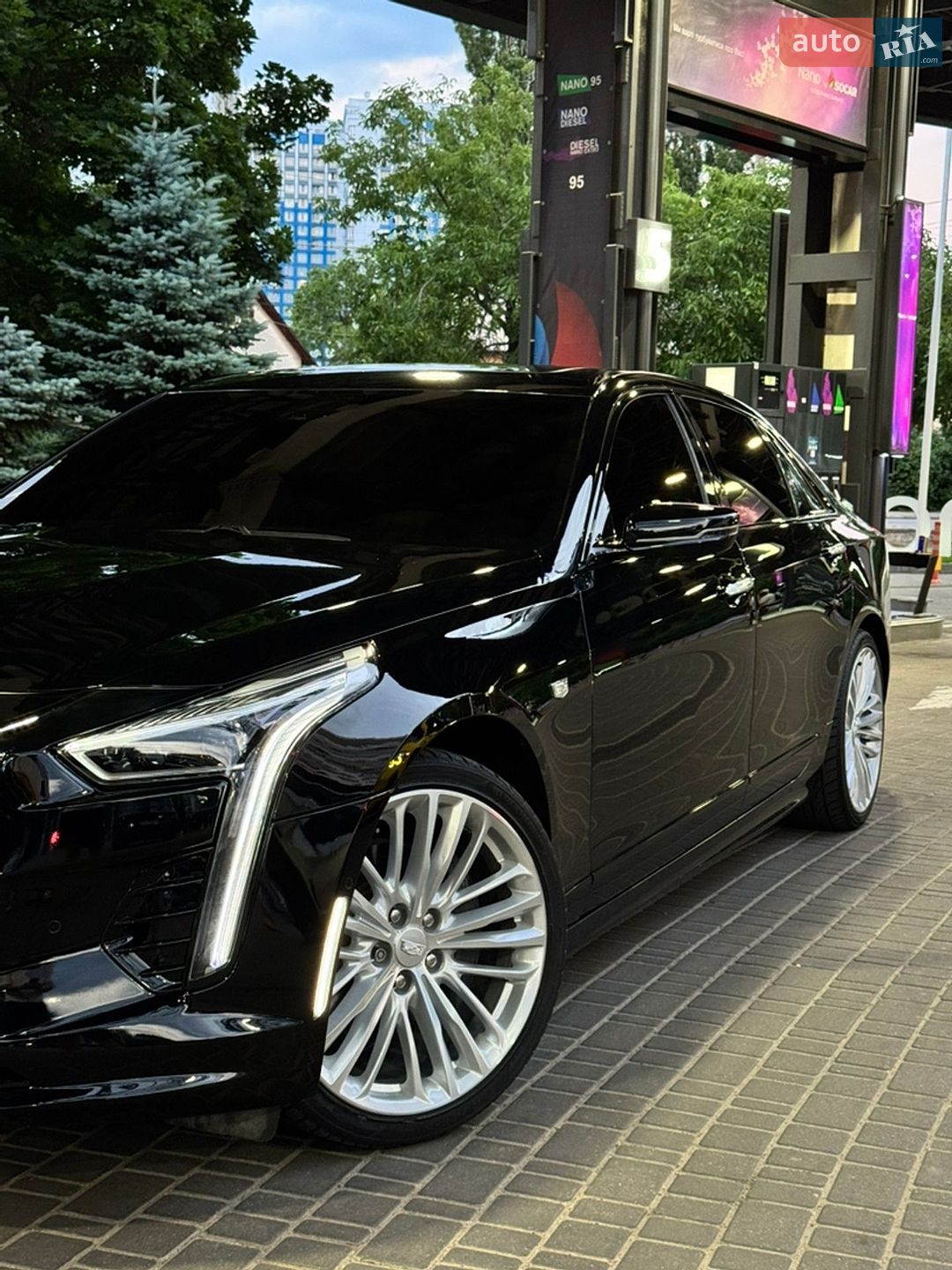 Cadillac CT6 2019 VIN 1G6KN5R67KU146585 фото оголошення 2 з 52