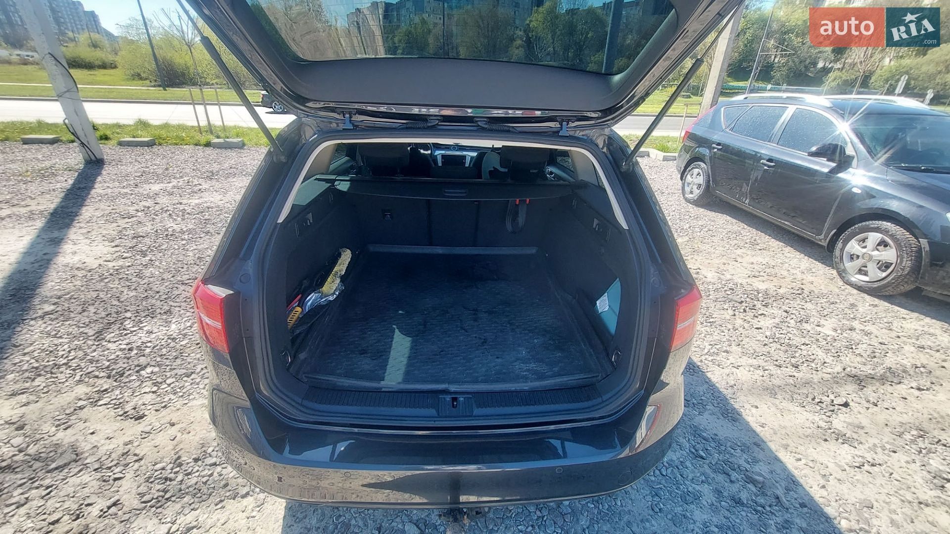 Volkswagen Passat 2017 VIN WVWZZZ3CZJE074768 фото оголошення 8 з 17