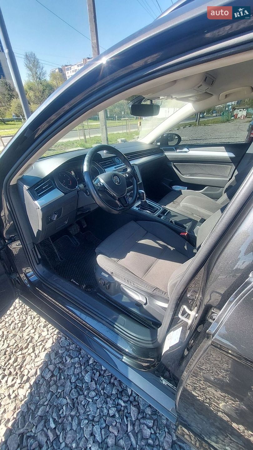 Volkswagen Passat 2017 VIN WVWZZZ3CZJE074768 фото оголошення 11 з 17