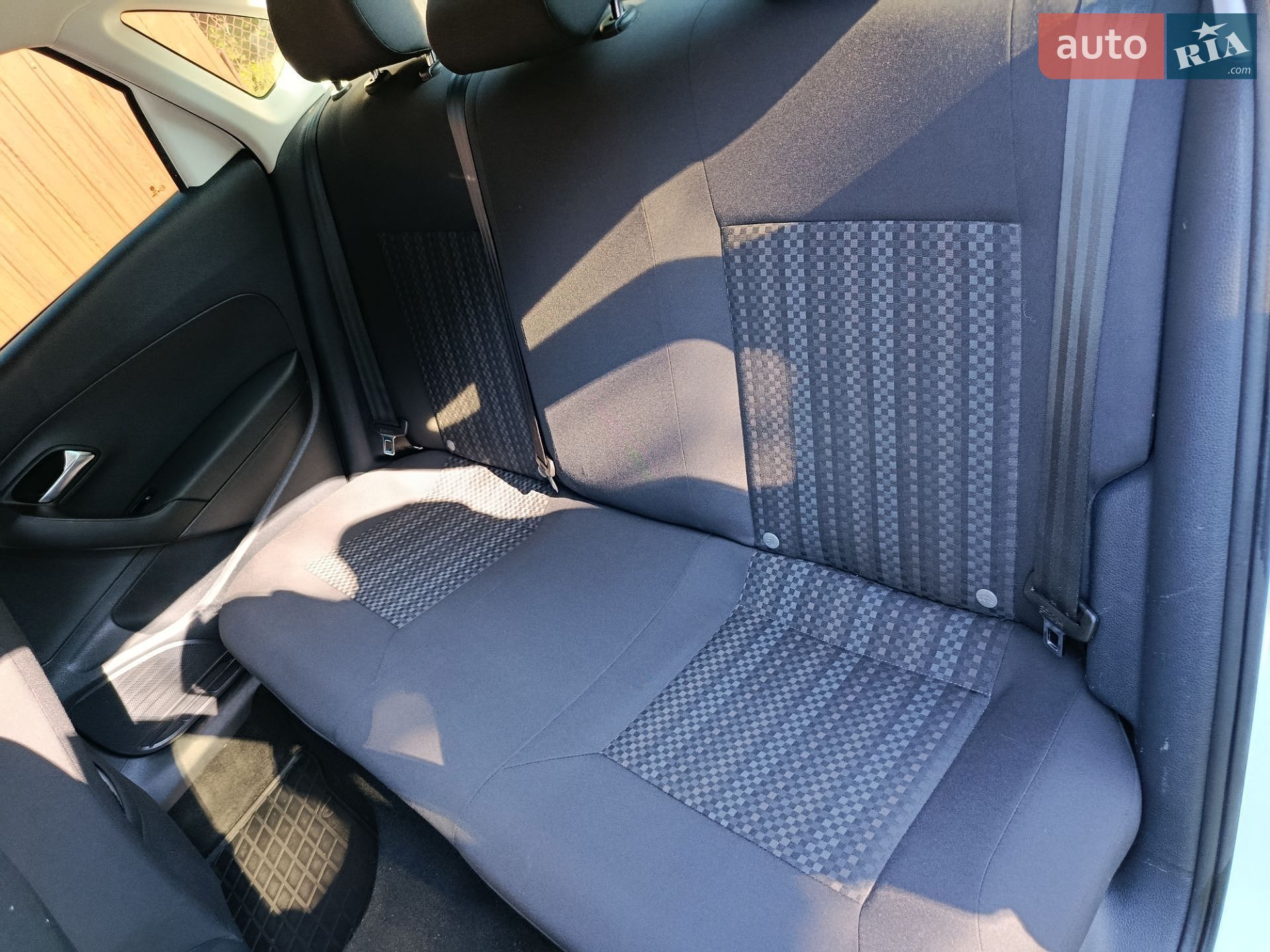 Volkswagen Polo 2017 VIN XW8ZZZ61ZJG017413 фото оголошення 6 з 9