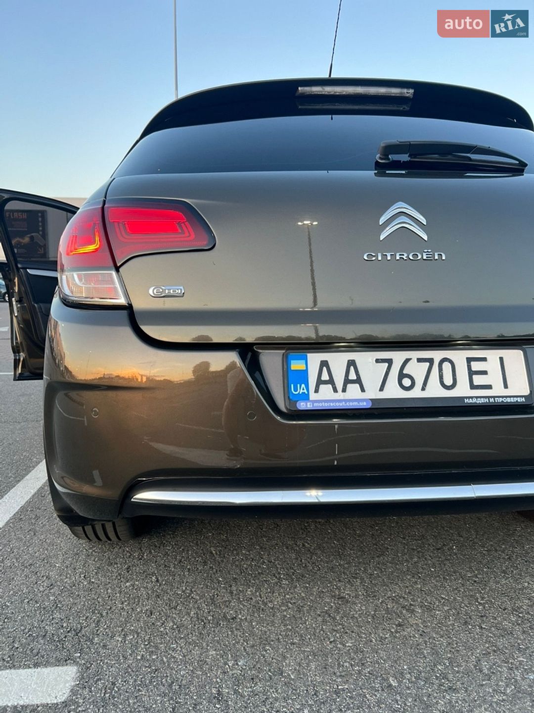 Citroen C4 2015 VIN VF7NC9HD8FY522634 фото оголошення 16 з 42