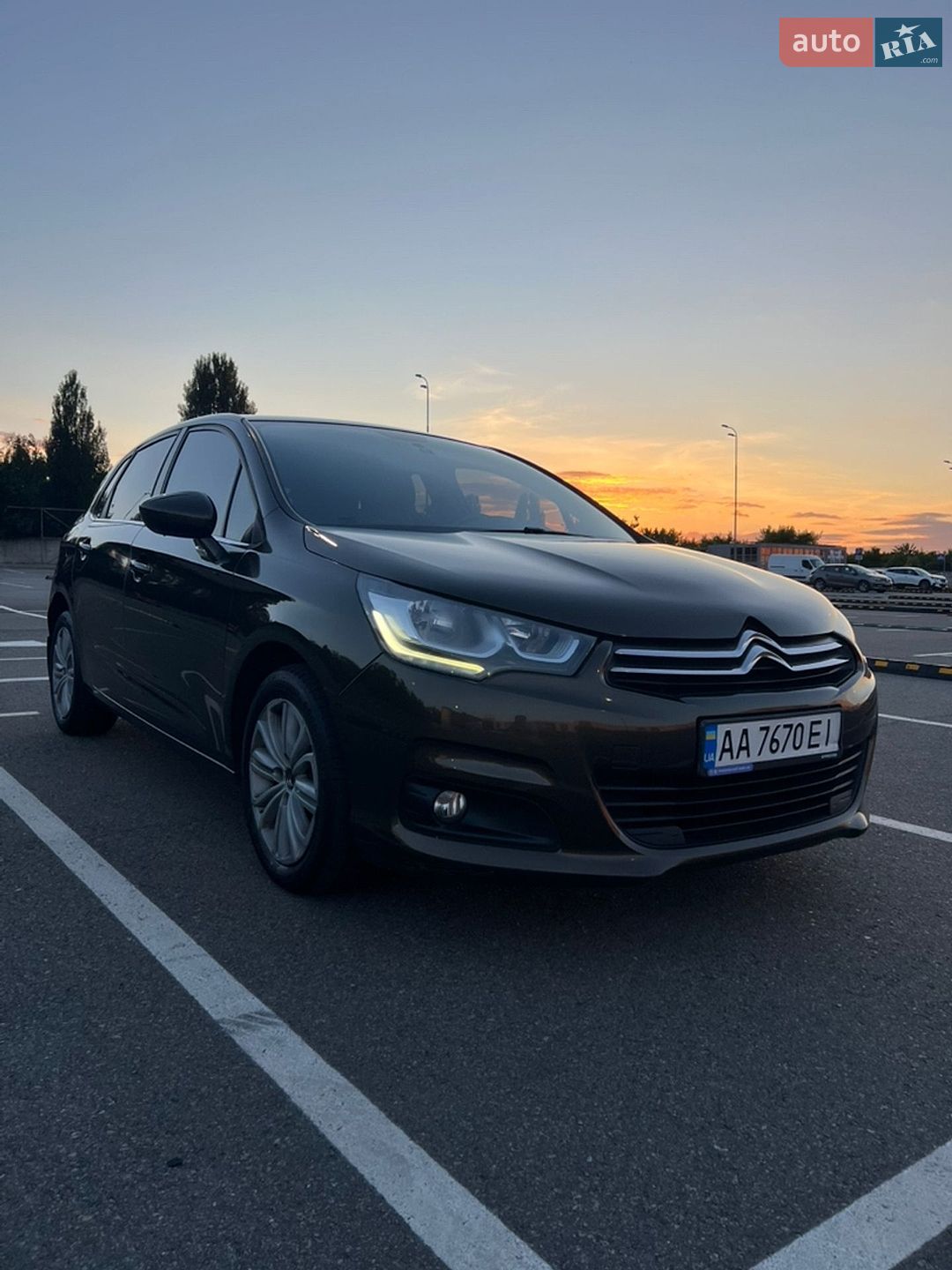 Citroen C4 2015 VIN VF7NC9HD8FY522634 фото оголошення 2 з 42