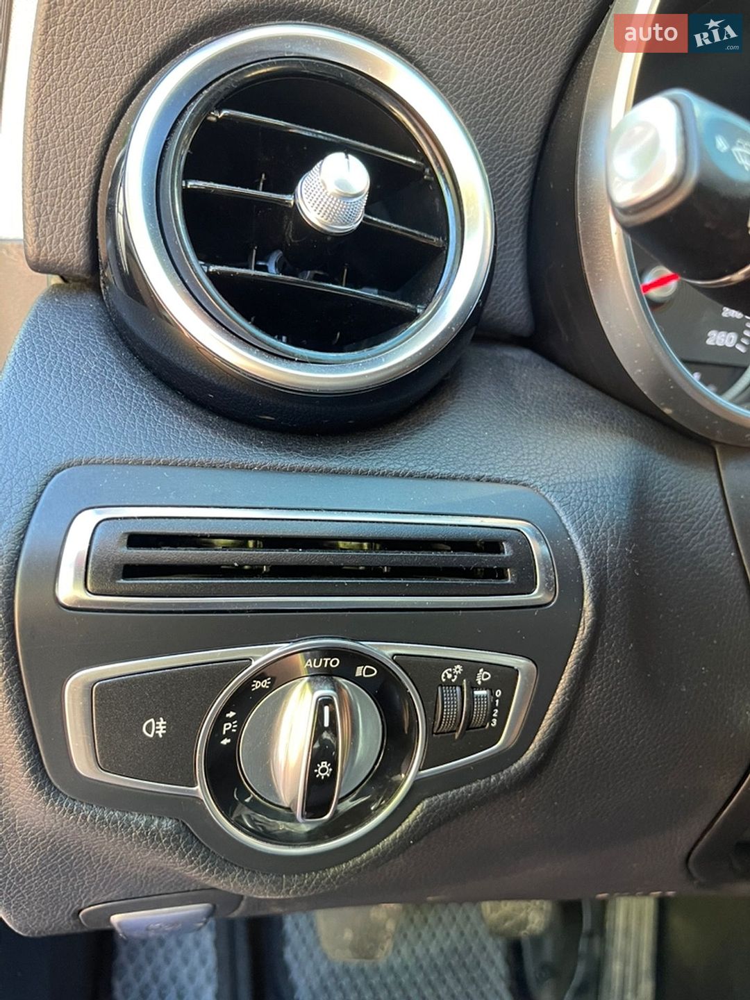 Mercedes-Benz C-Class 2015 VIN WDD2052041F185418 фото оголошення 22 з 31