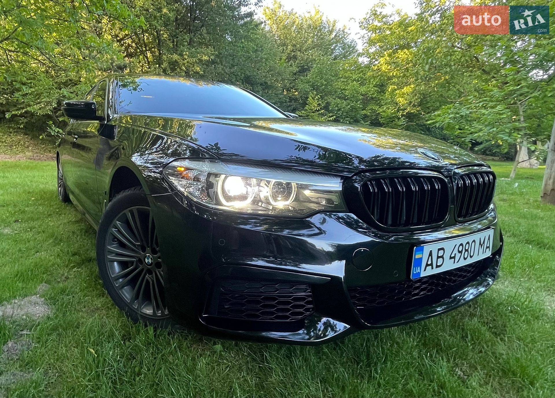BMW 5 Series 2018 VIN WBAJA9C55KB253588 фото оголошення 2 з 42