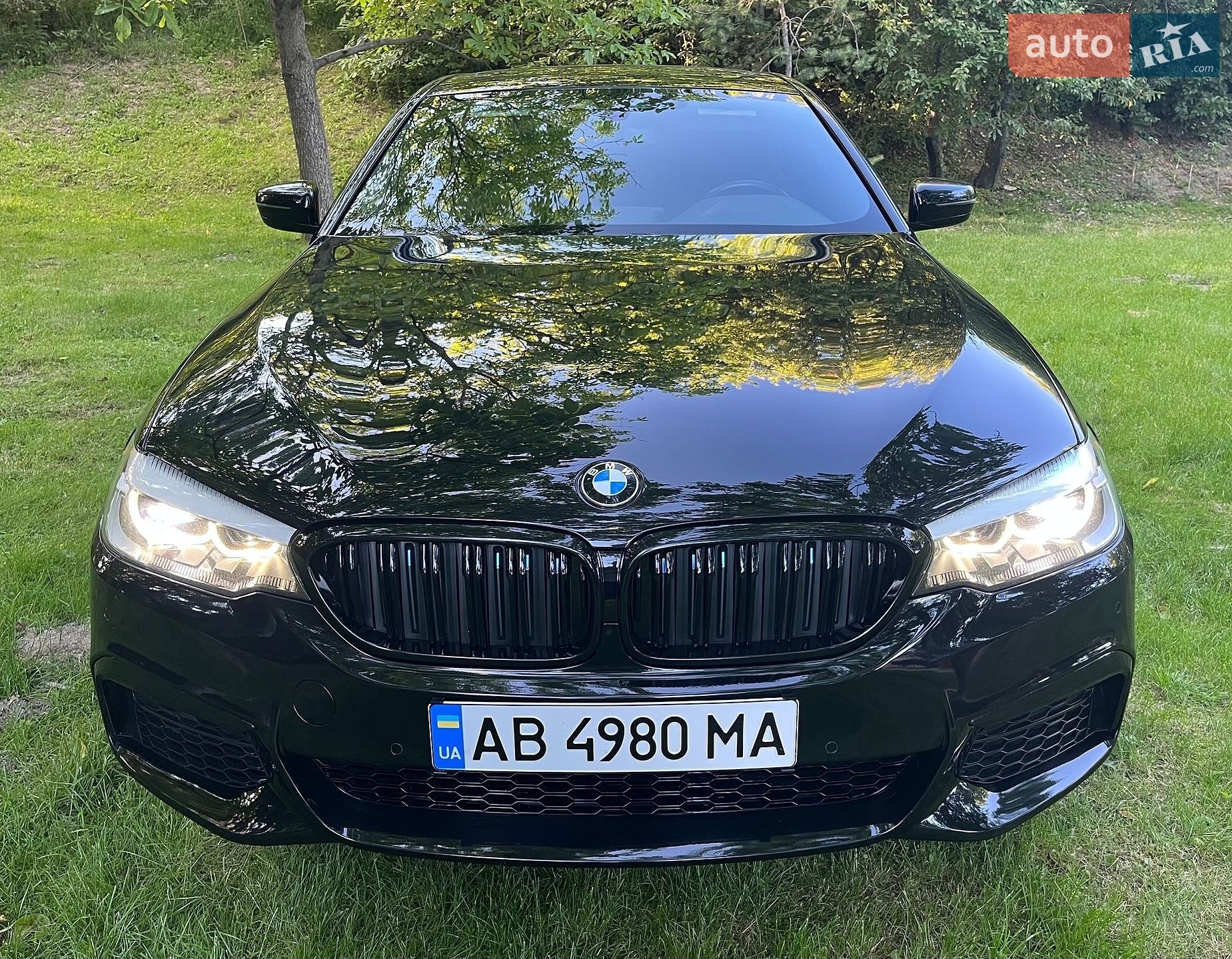 BMW 5 Series 2018 VIN WBAJA9C55KB253588 фото оголошення 3 з 42