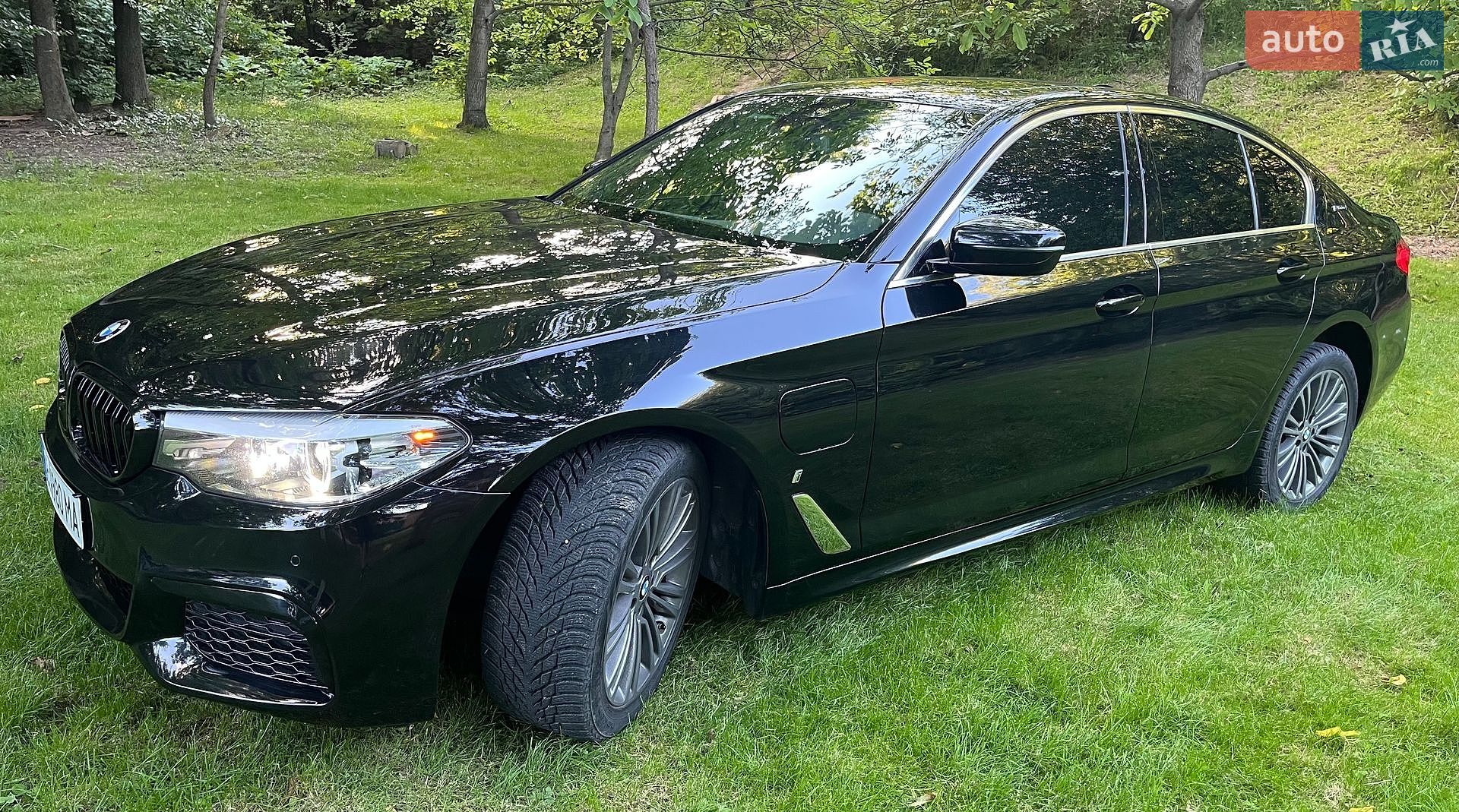 BMW 5 Series 2018 VIN WBAJA9C55KB253588 фото оголошення 4 з 42