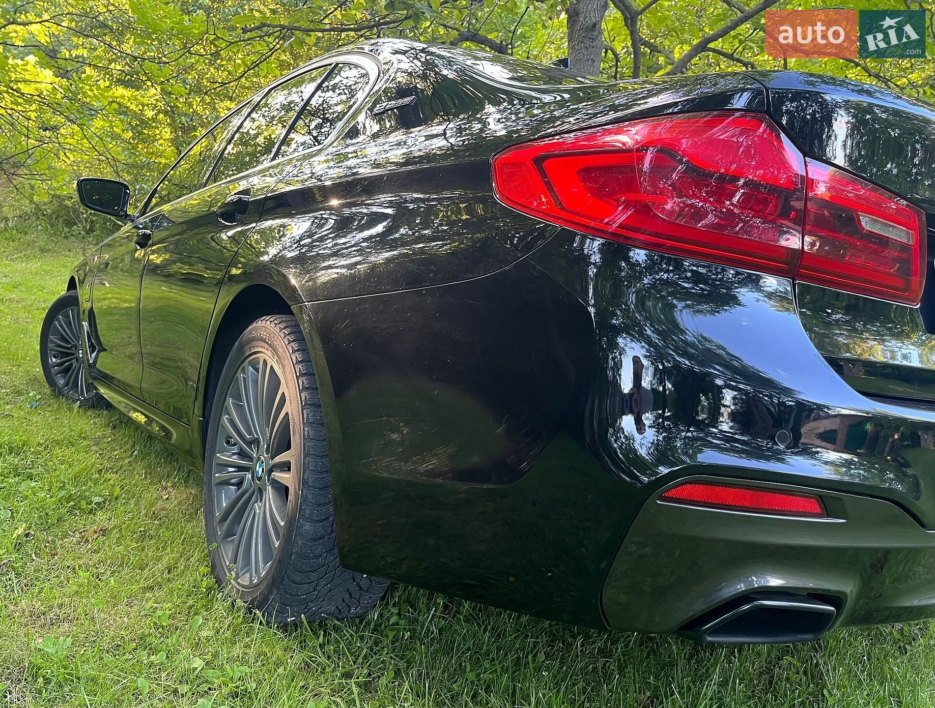 BMW 5 Series 2018 VIN WBAJA9C55KB253588 фото оголошення 13 з 42