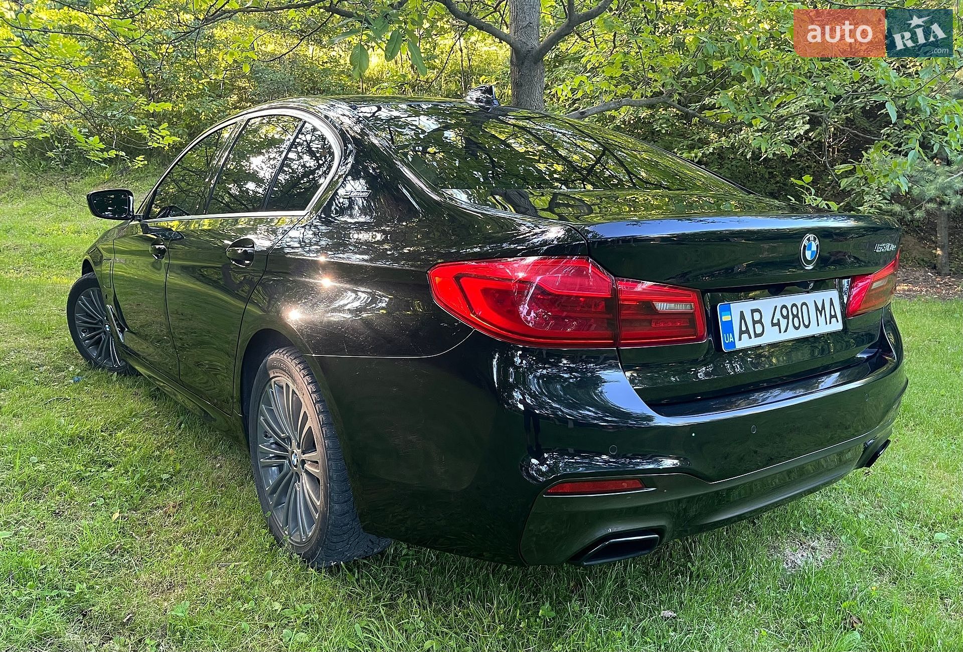 BMW 5 Series 2018 VIN WBAJA9C55KB253588 фото оголошення 10 з 42