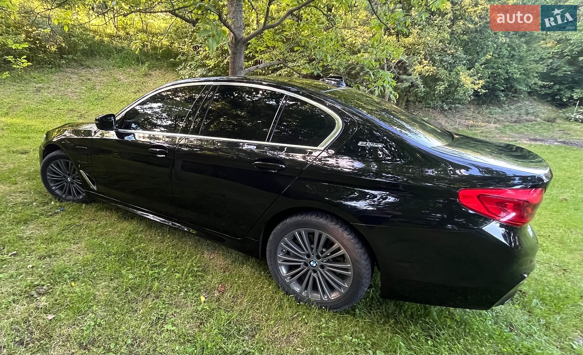 BMW 5 Series 2018 VIN WBAJA9C55KB253588 фото оголошення 15 з 42