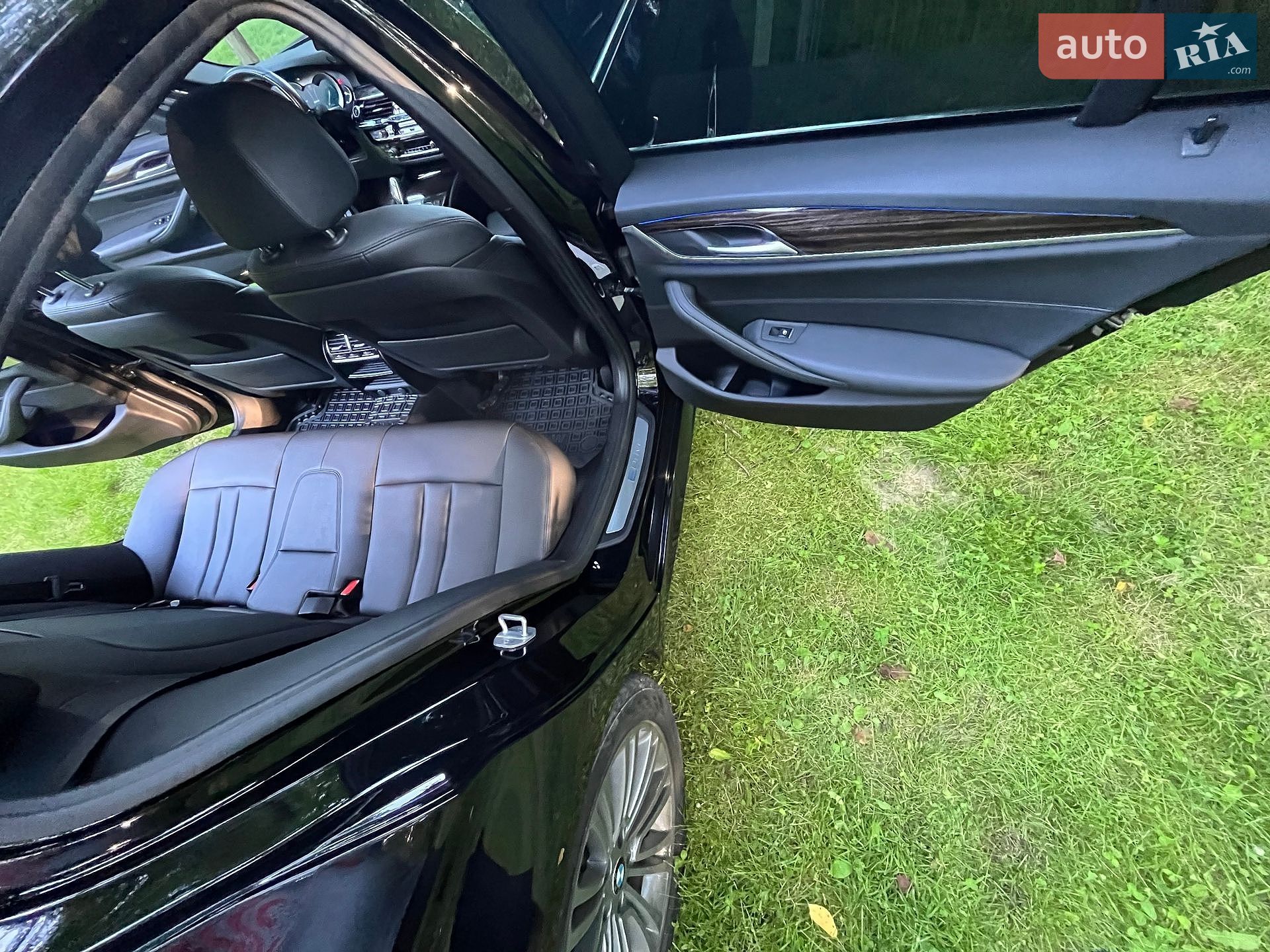 BMW 5 Series 2018 VIN WBAJA9C55KB253588 фото оголошення 20 з 42