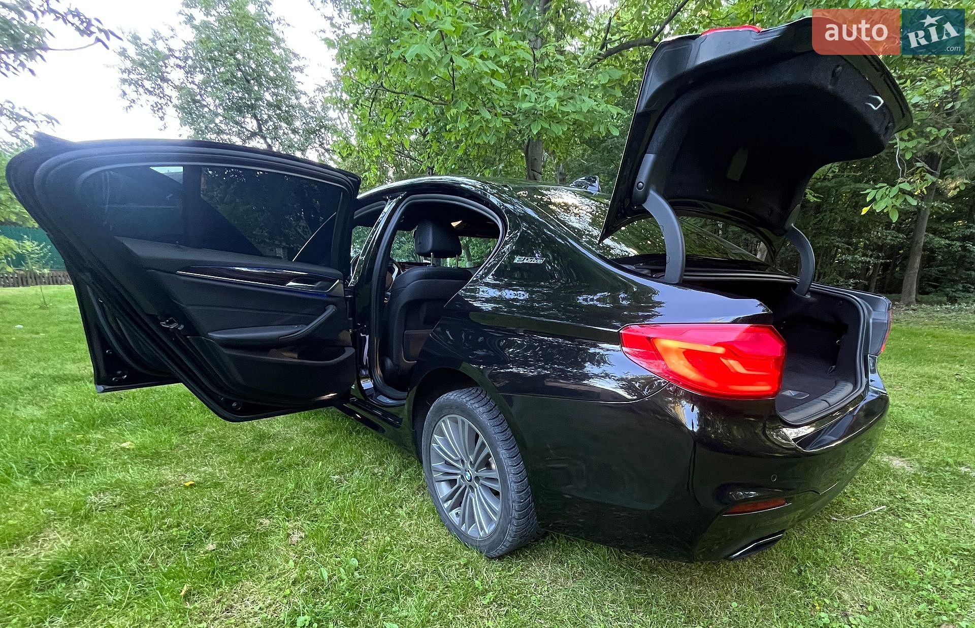 BMW 5 Series 2018 VIN WBAJA9C55KB253588 фото оголошення 24 з 42