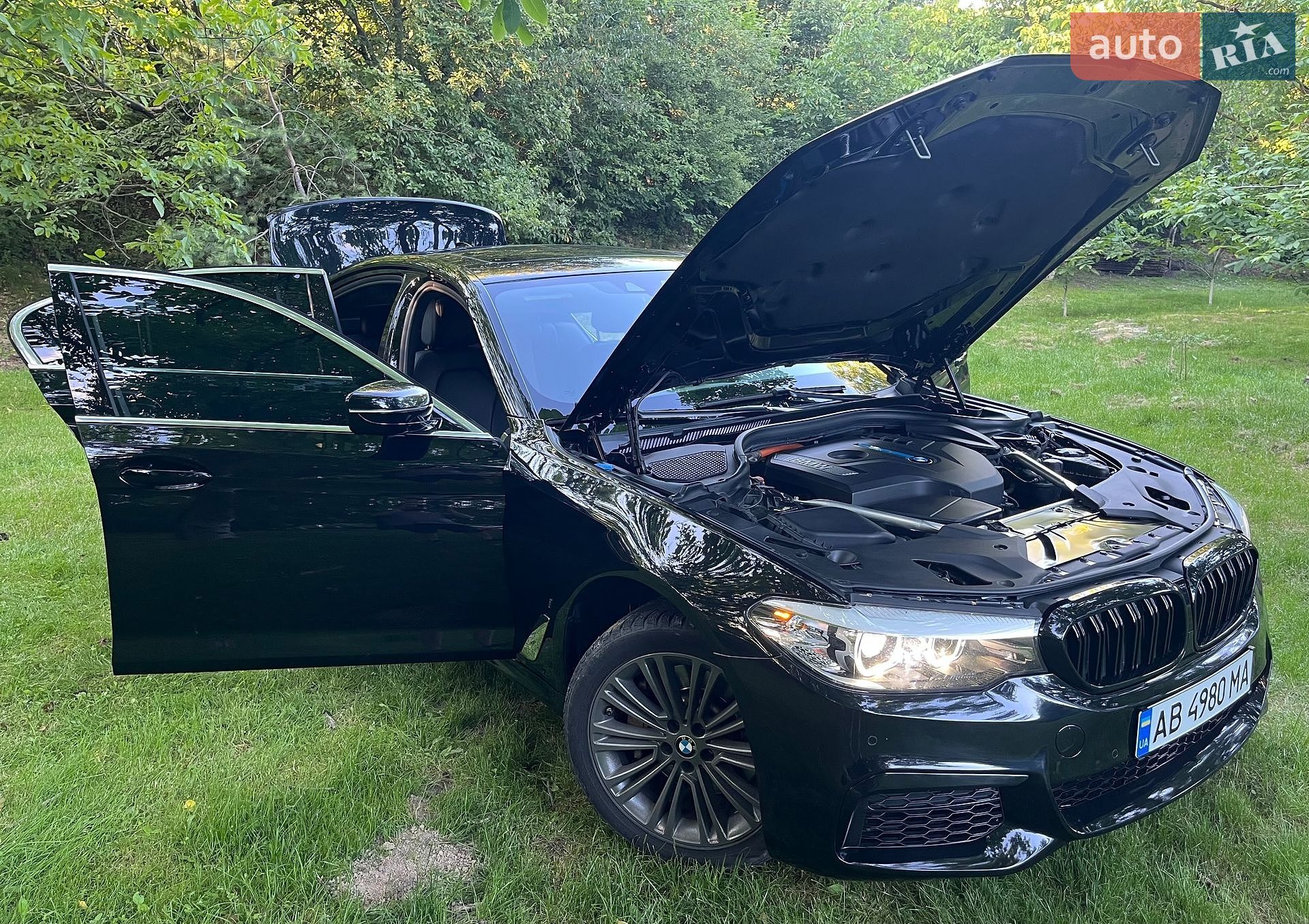BMW 5 Series 2018 VIN WBAJA9C55KB253588 фото оголошення 28 з 42