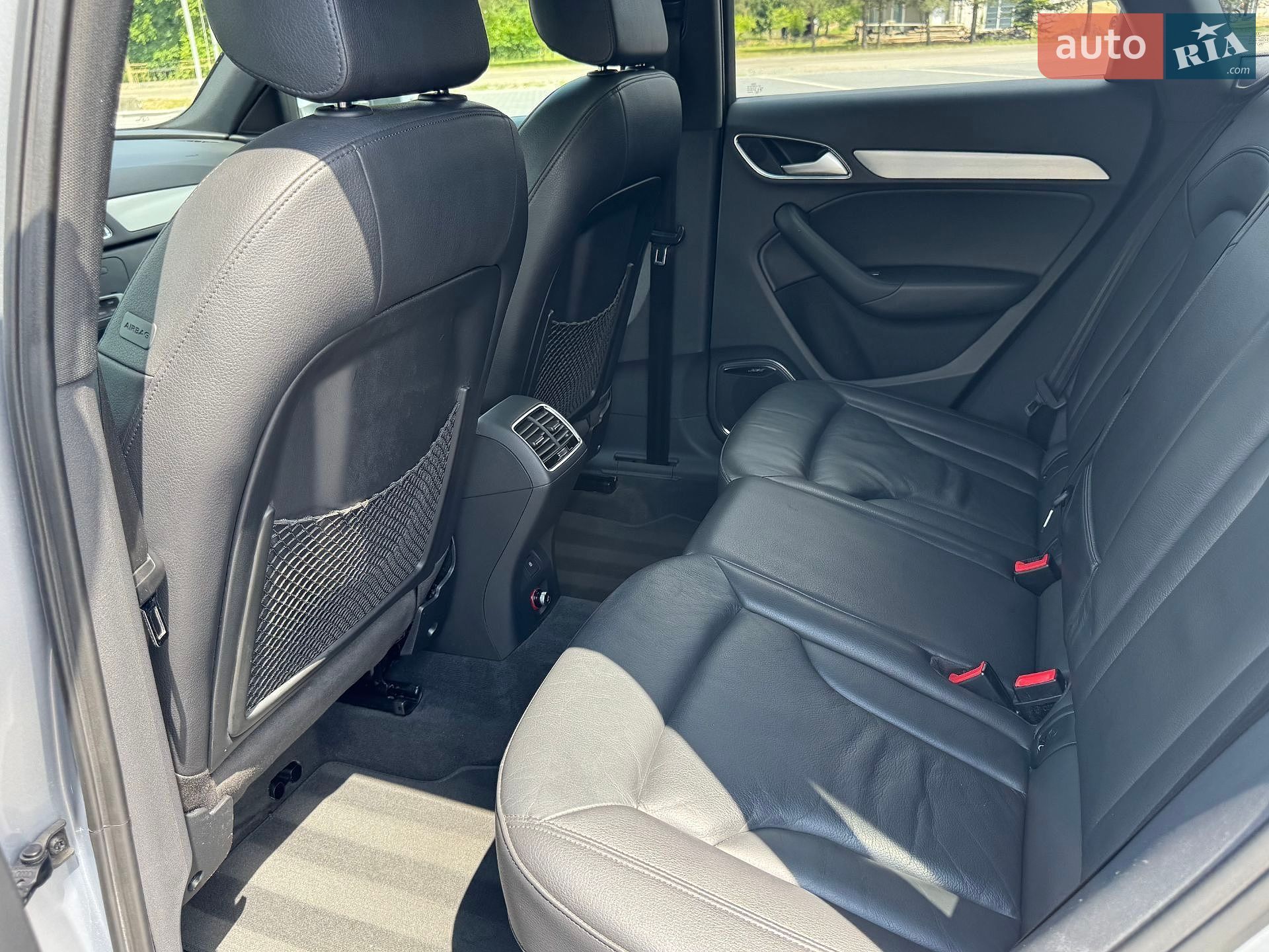 Audi Q3 2018 VIN WA1HCCFS8JR026552 фото оголошення 18 з 31