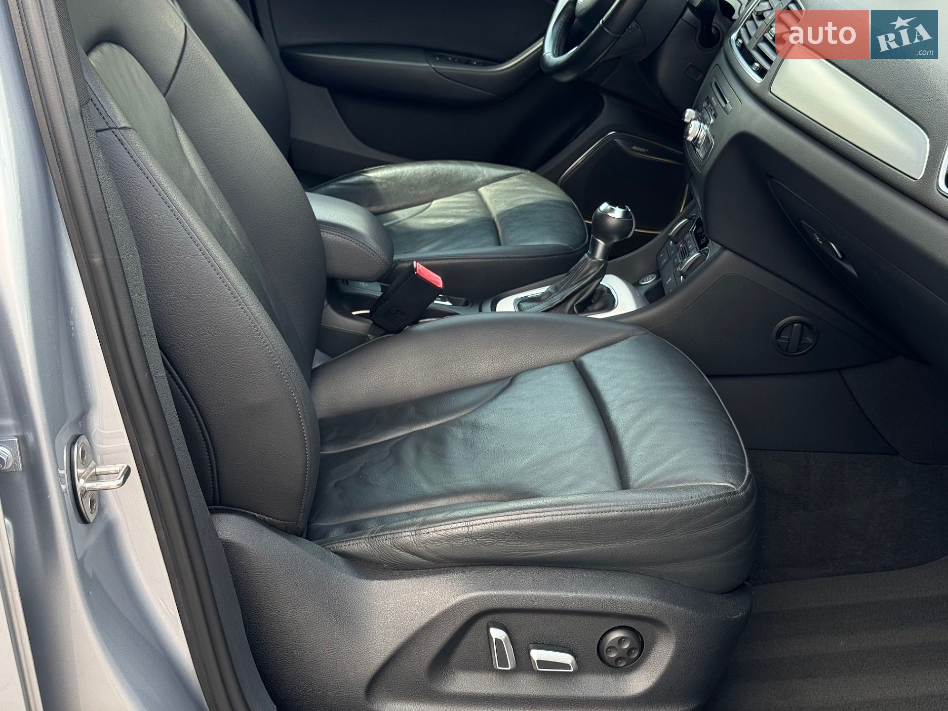 Audi Q3 2018 VIN WA1HCCFS8JR026552 фото оголошення 26 з 31