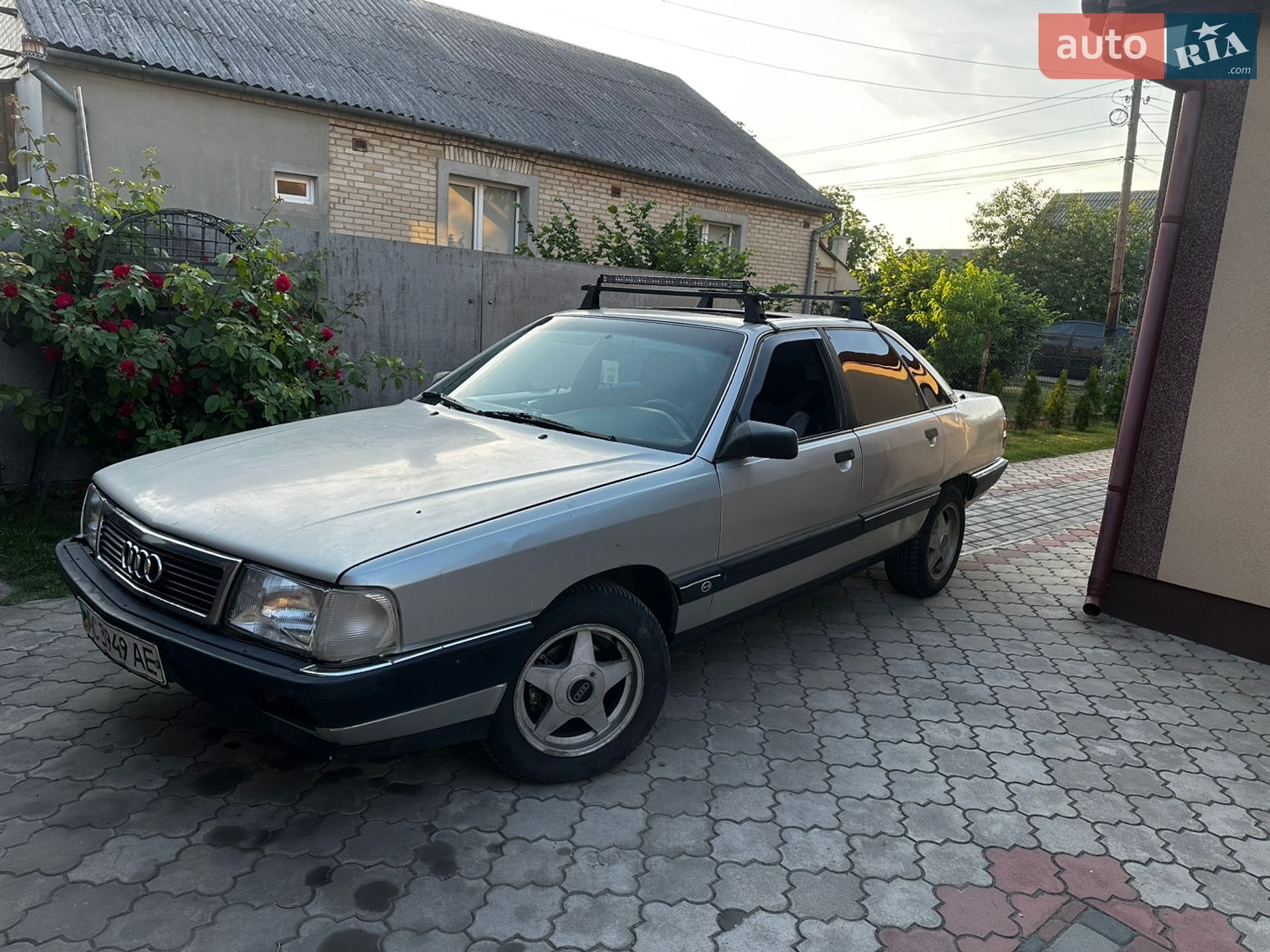 Audi 100 1989 VIN WAUZZZ44ZKN036259 фото оголошення 3 з 11