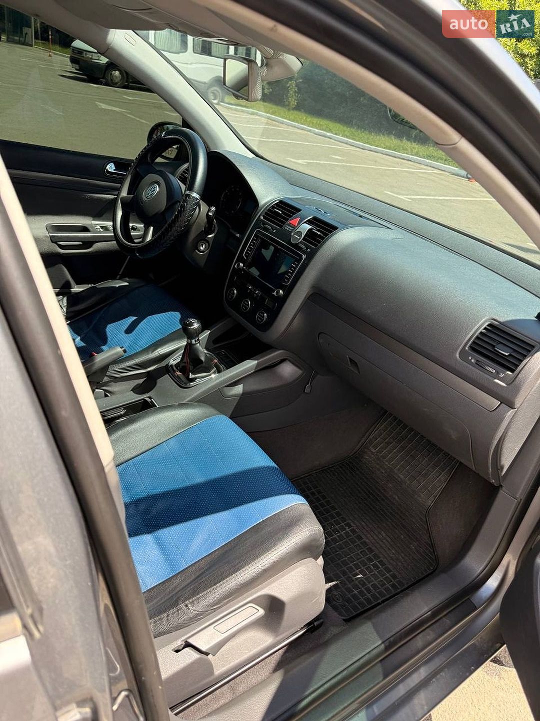 Volkswagen Golf 2004 VIN WVWZZZ1KZ4W122160 фото оголошення 6 з 9