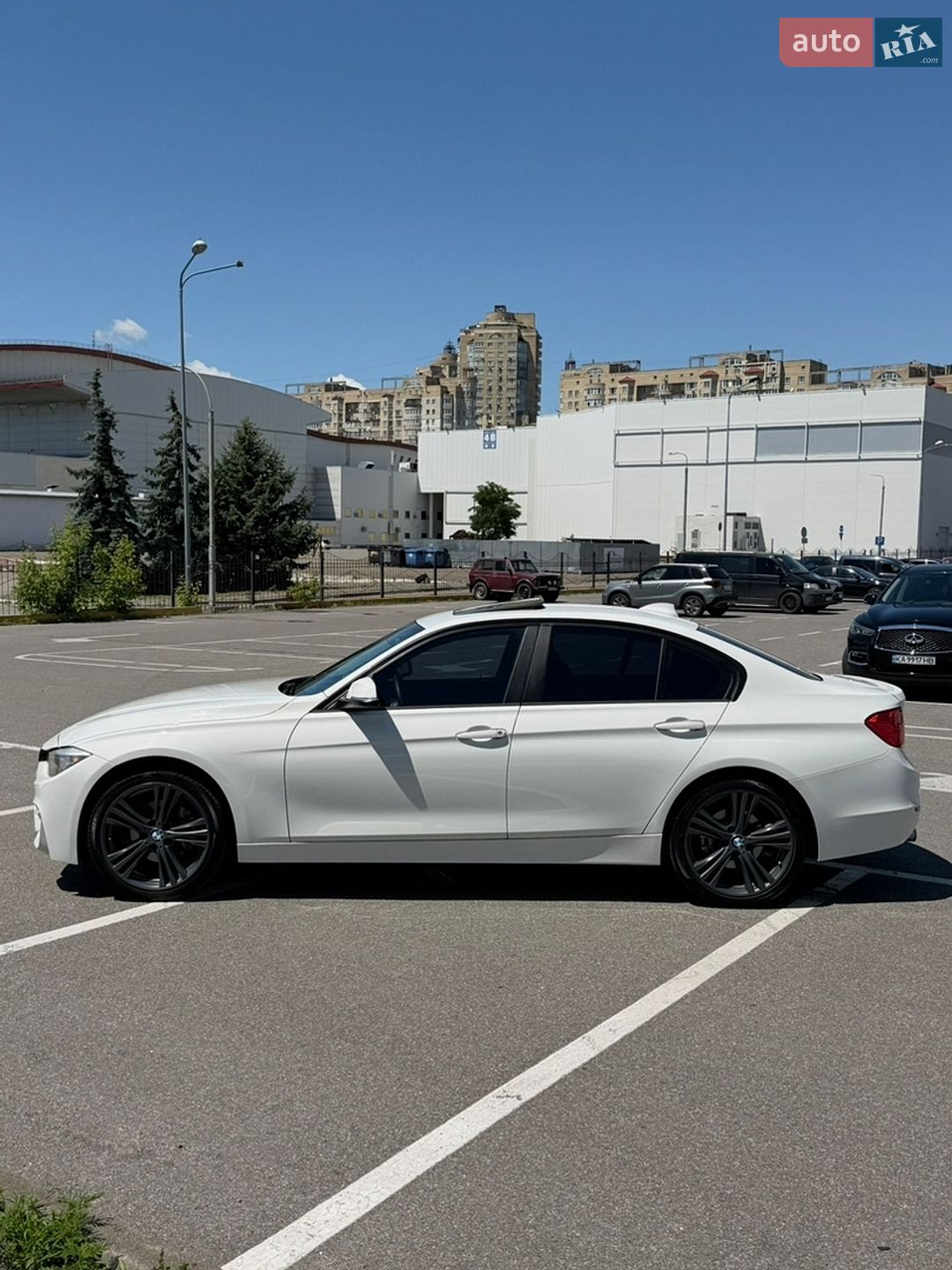 BMW 3 Series 2015 VIN WBA3B1C5XFK141124 фото оголошення 3 з 15