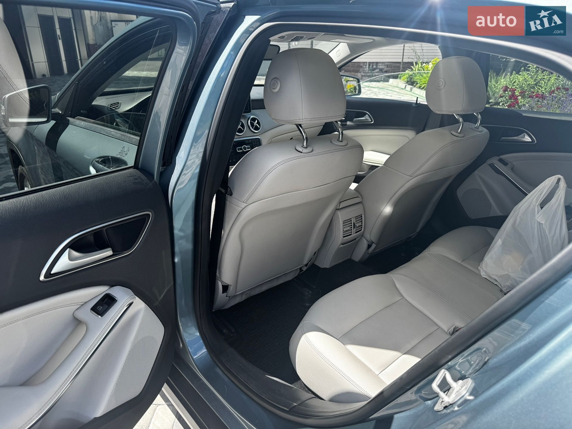 Mercedes-Benz GLA-Class 2015 VIN WDCTG4GB5FJ169046 фото оголошення 13 з 20