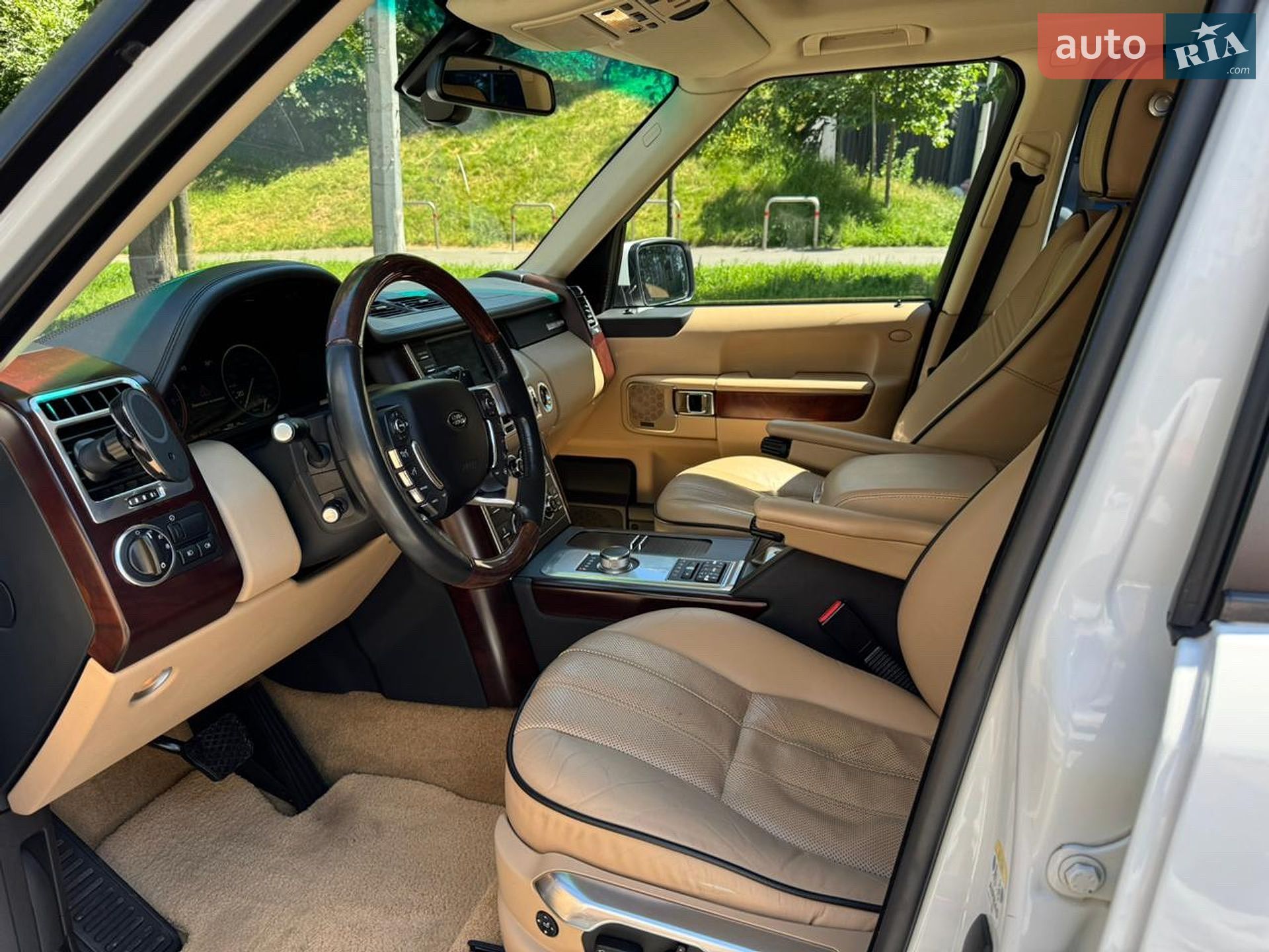 Land Rover Range Rover 2012 VIN SALLMAMH4CA381924 фото оголошення 9 з 19