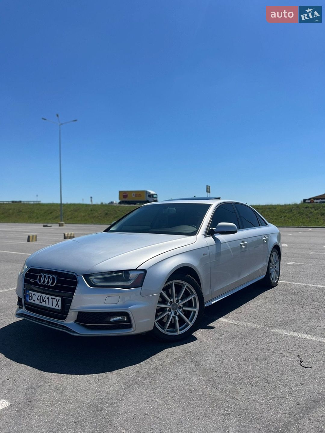 Audi A4 2013 VIN WAUFFAFL7EN024903 фото оголошення 4 з 27