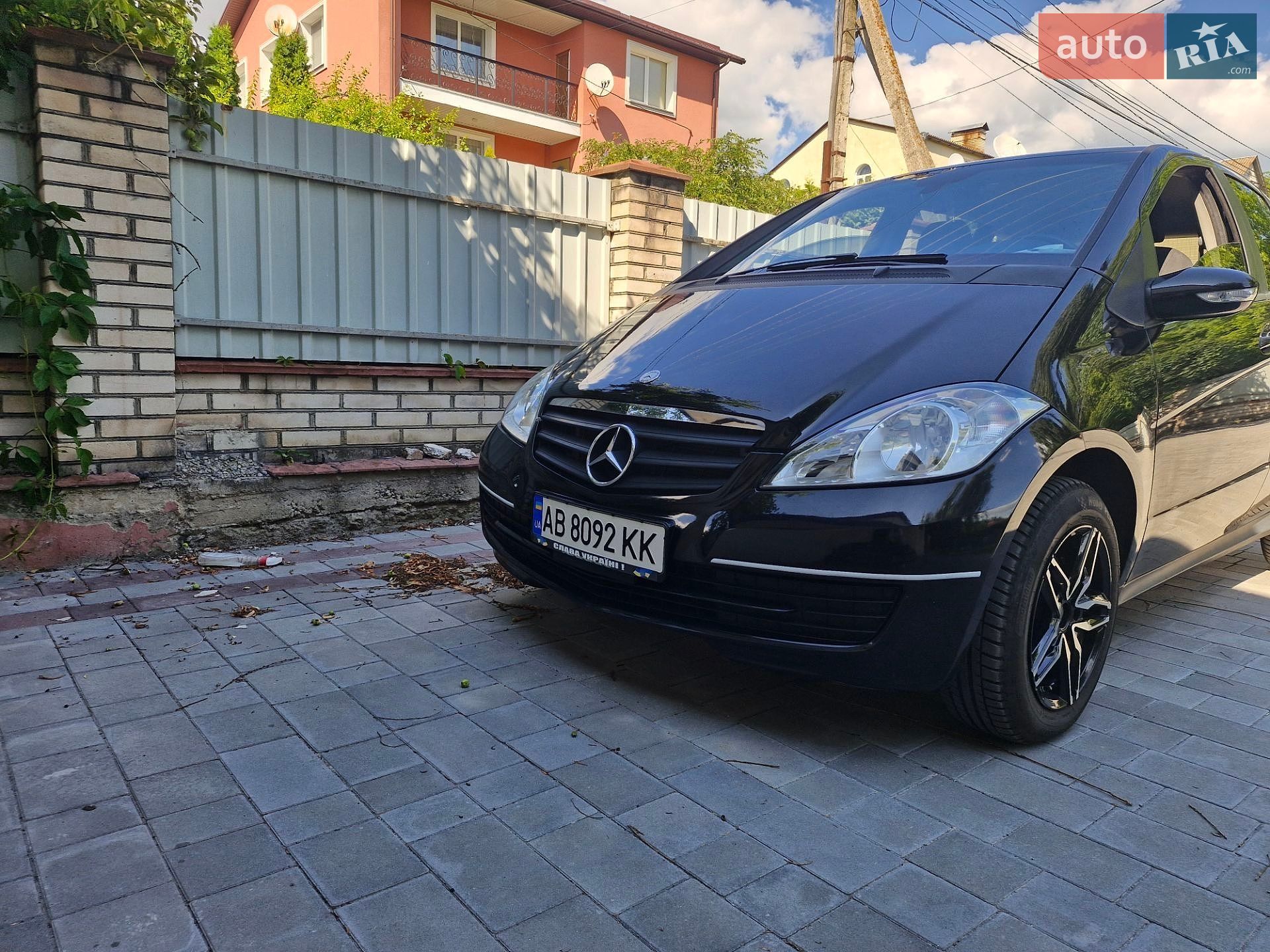 Mercedes-Benz A-Class 2011 VIN WDD1690322J956805 фото оголошення 2 з 29