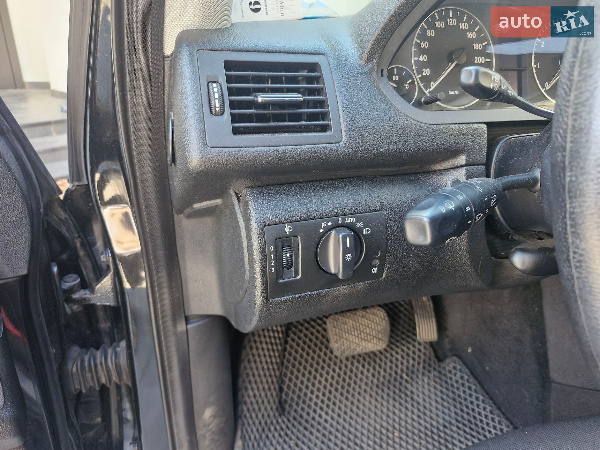 Mercedes-Benz A-Class 2011 VIN WDD1690322J956805 фото оголошення 26 з 29