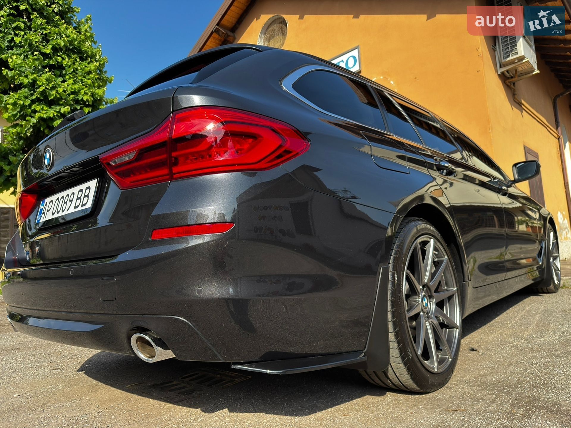 BMW 5 Series 2018 VIN WBAJM71060B268861 фото оголошення 46 з 54