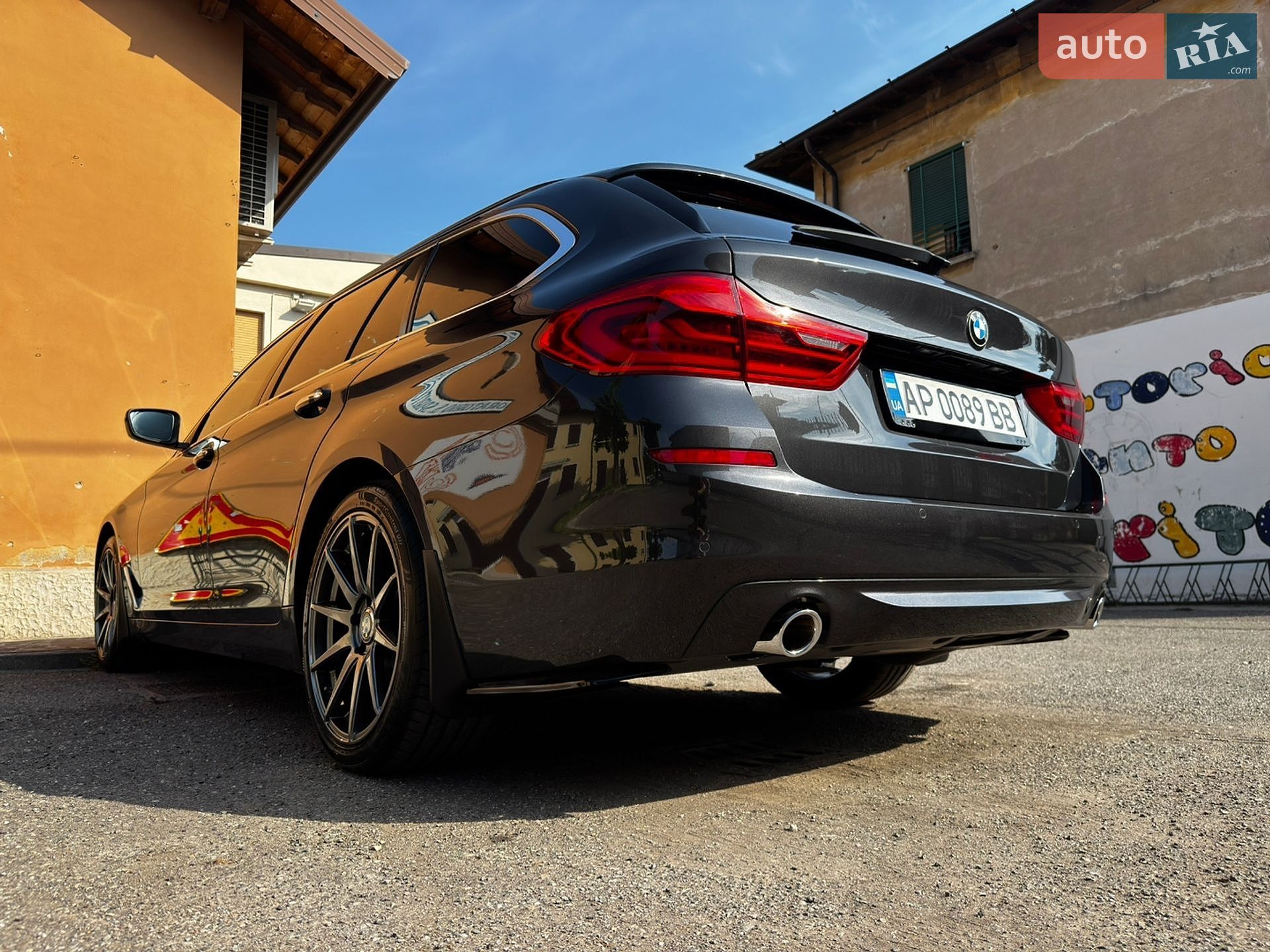 BMW 5 Series 2018 VIN WBAJM71060B268861 фото оголошення 47 з 54