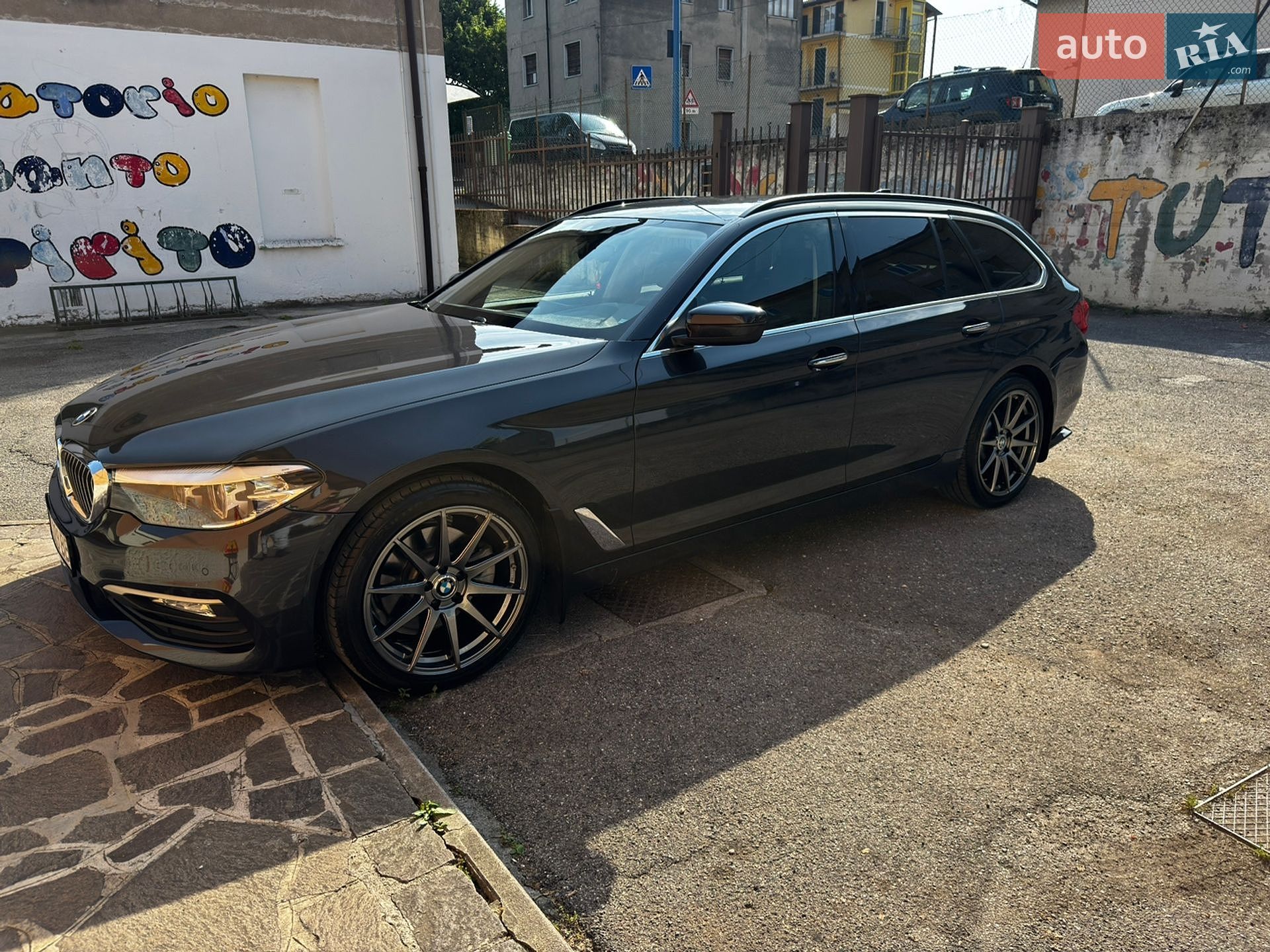 BMW 5 Series 2018 VIN WBAJM71060B268861 фото оголошення 50 з 54