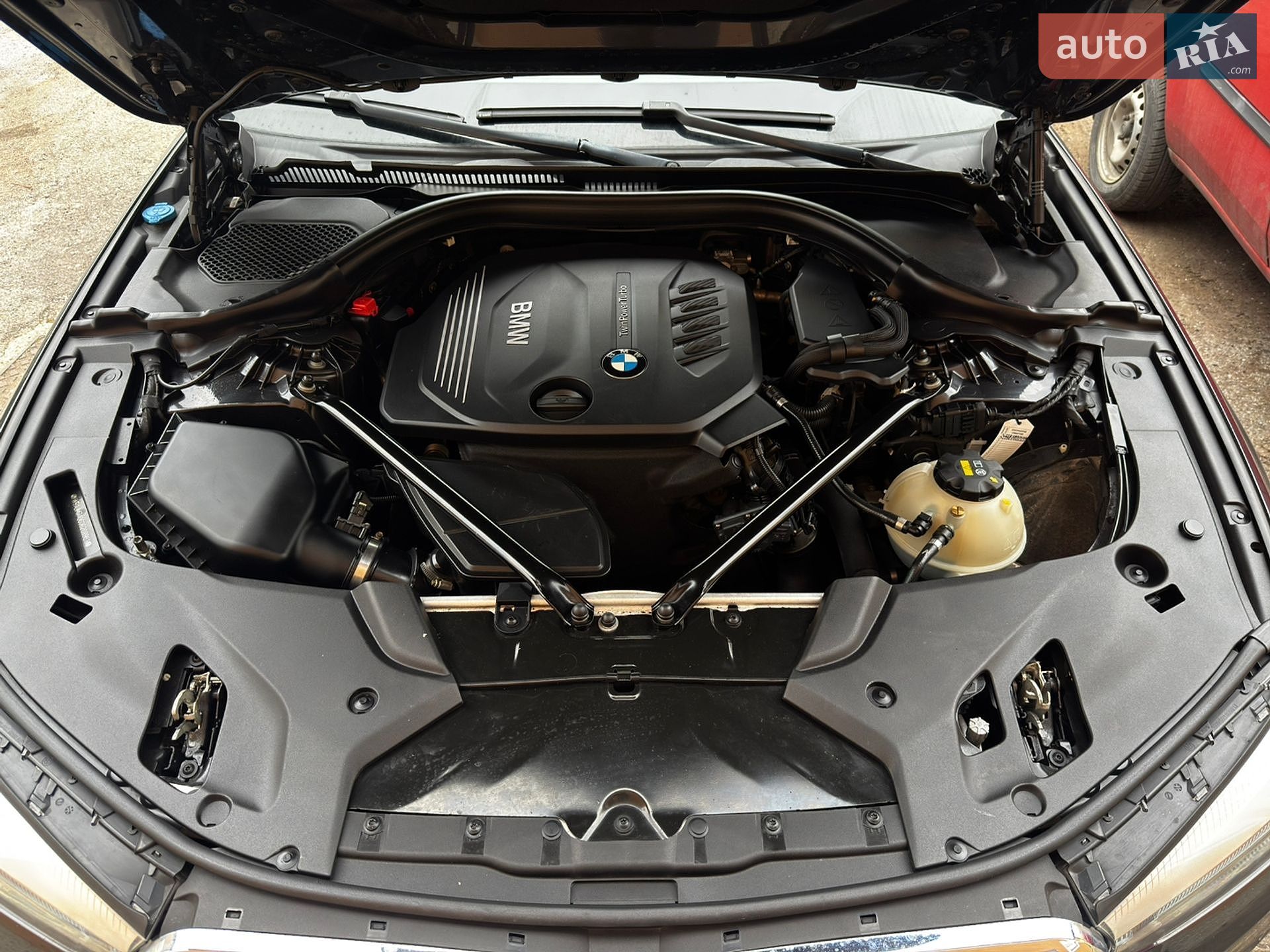BMW 5 Series 2018 VIN WBAJM71060B268861 фото оголошення 51 з 54