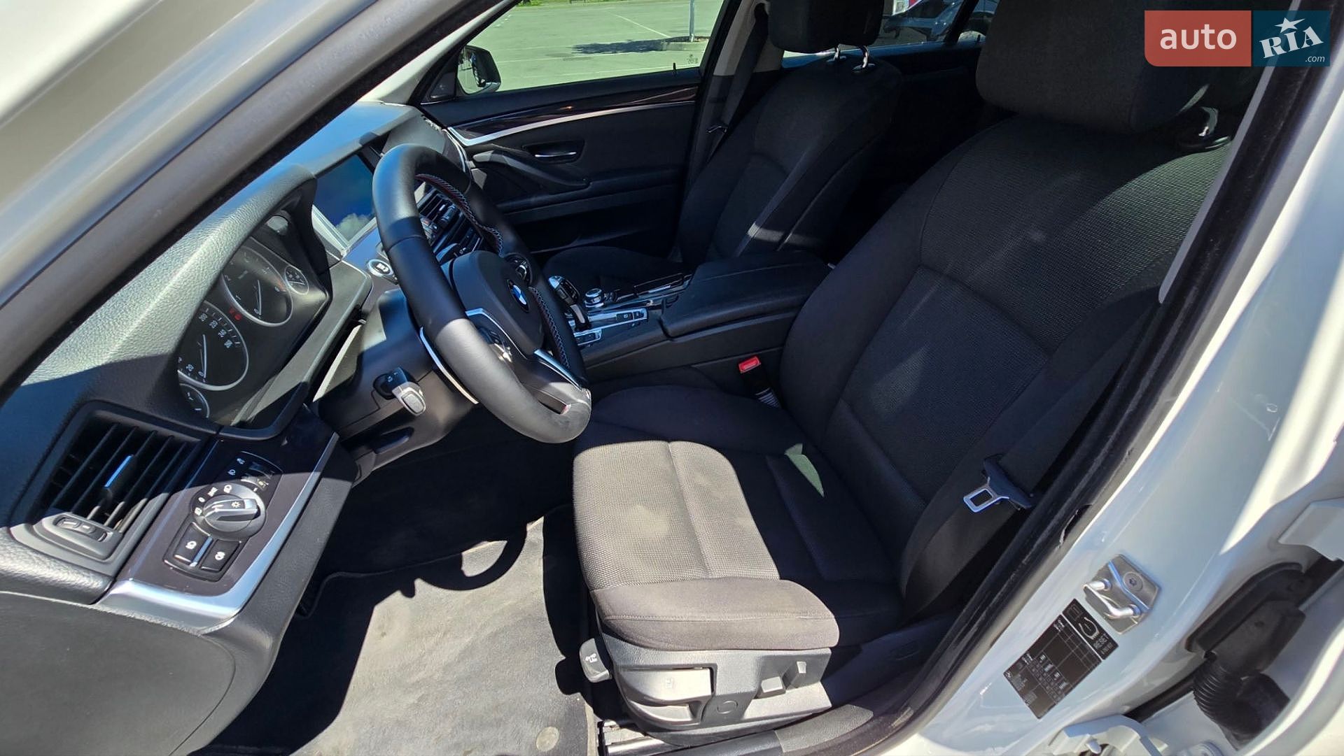 BMW 5 Series 2012 VIN WBAMX11050DU52047 фото оголошення 10 з 23