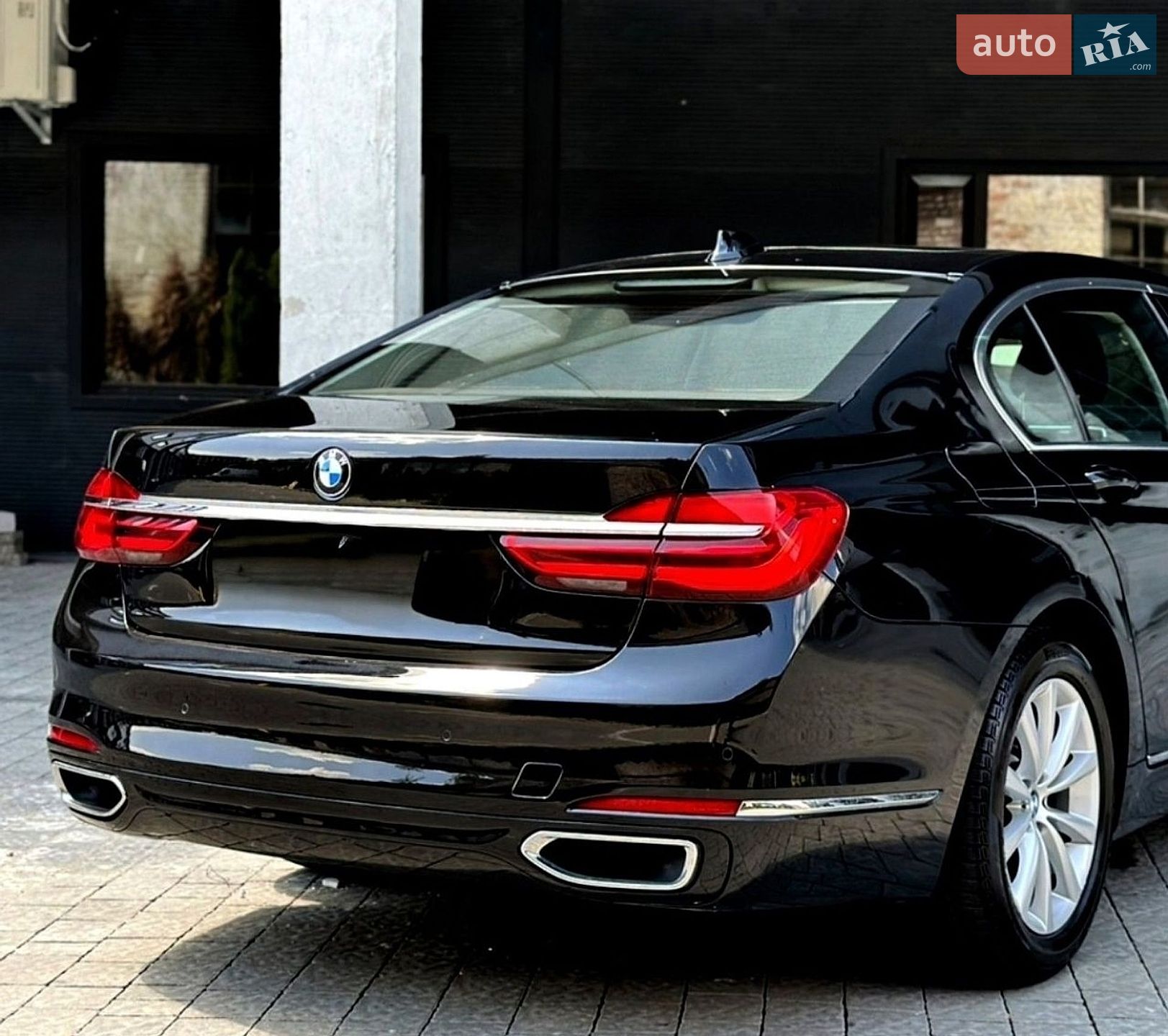 BMW 7 Series 2018 VIN WBA7E2C50KB218642 фото оголошення 2 з 30