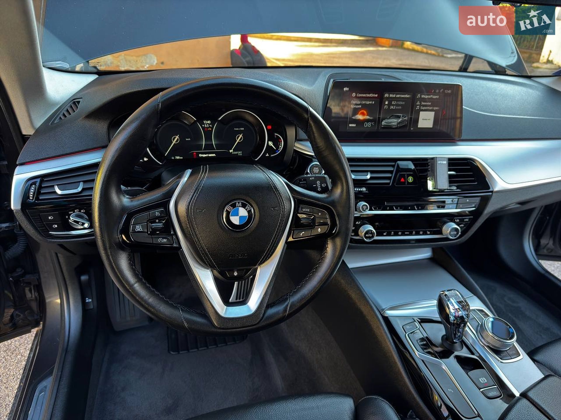 BMW 5 Series 2018 VIN WBAJM71060B268861 фото оголошення 14 з 54