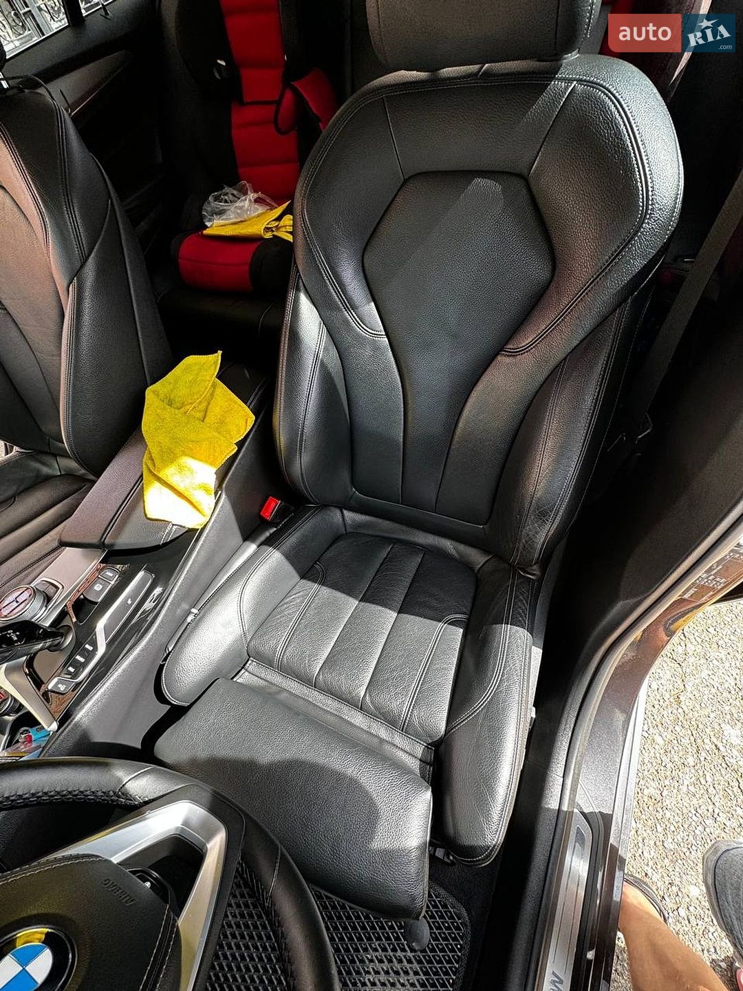 BMW 5 Series 2018 VIN WBAJM71060B268861 фото оголошення 31 з 54