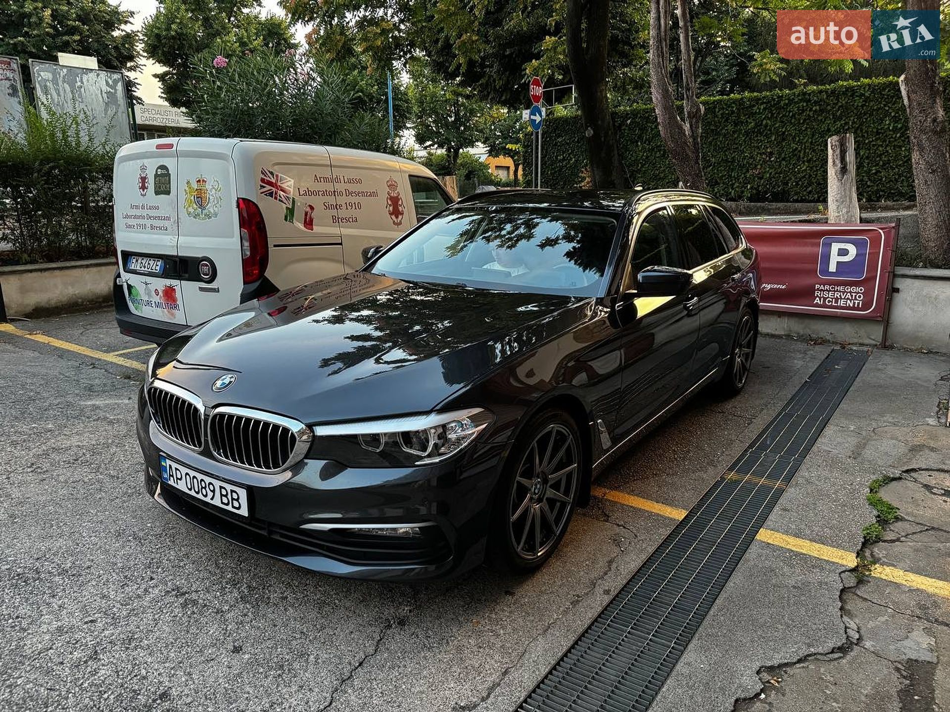 BMW 5 Series 2018 VIN WBAJM71060B268861 фото оголошення 39 з 54