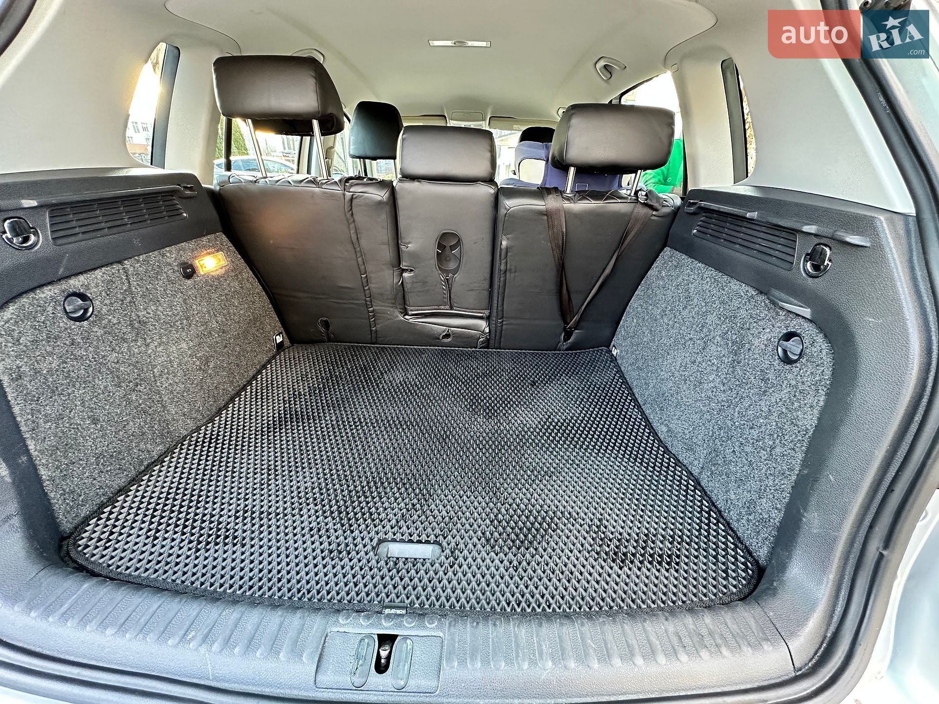 Volkswagen Tiguan 2010 VIN WVGBV7AX0BW506387 фото оголошення 7 з 12