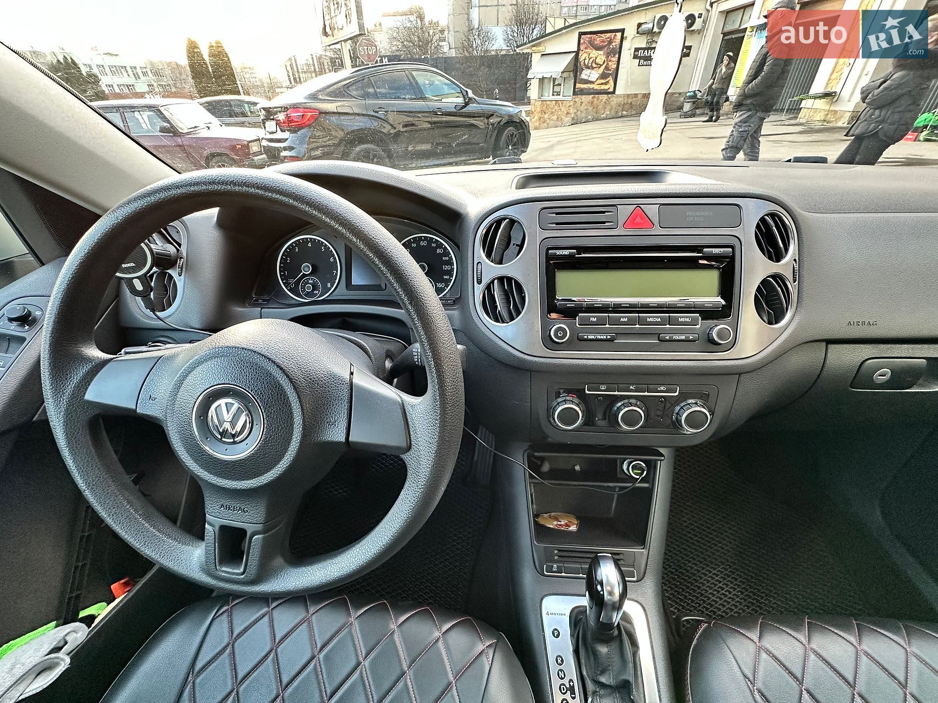 Volkswagen Tiguan 2010 VIN WVGBV7AX0BW506387 фото оголошення 8 з 12