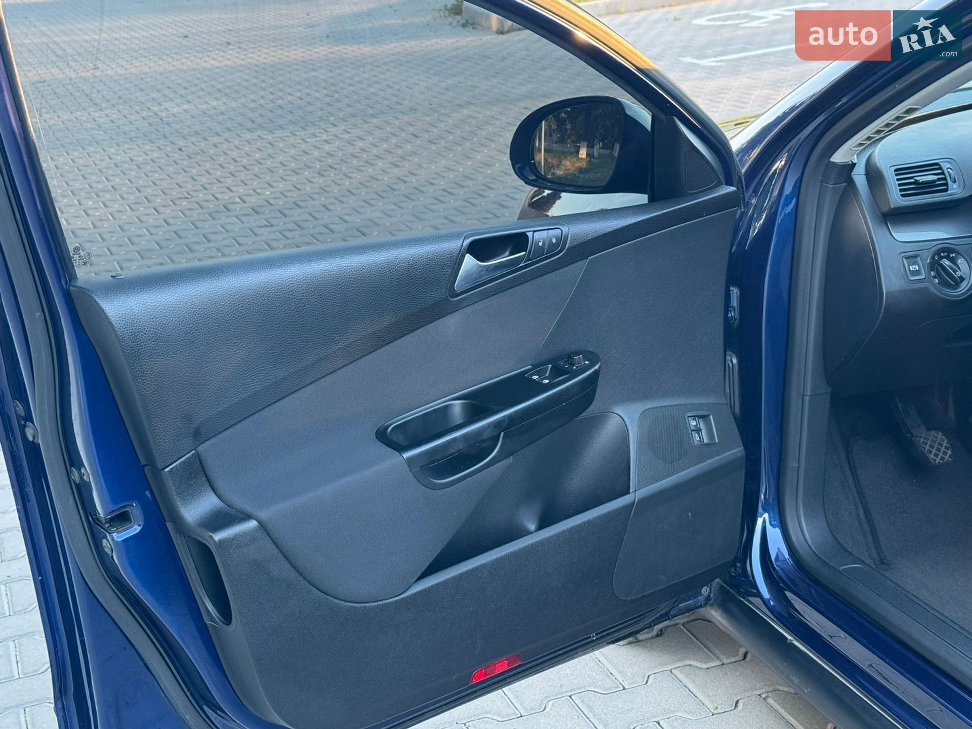Volkswagen Passat 2009 VIN WVWZZZ3CZAE015749 фото оголошення 13 з 25