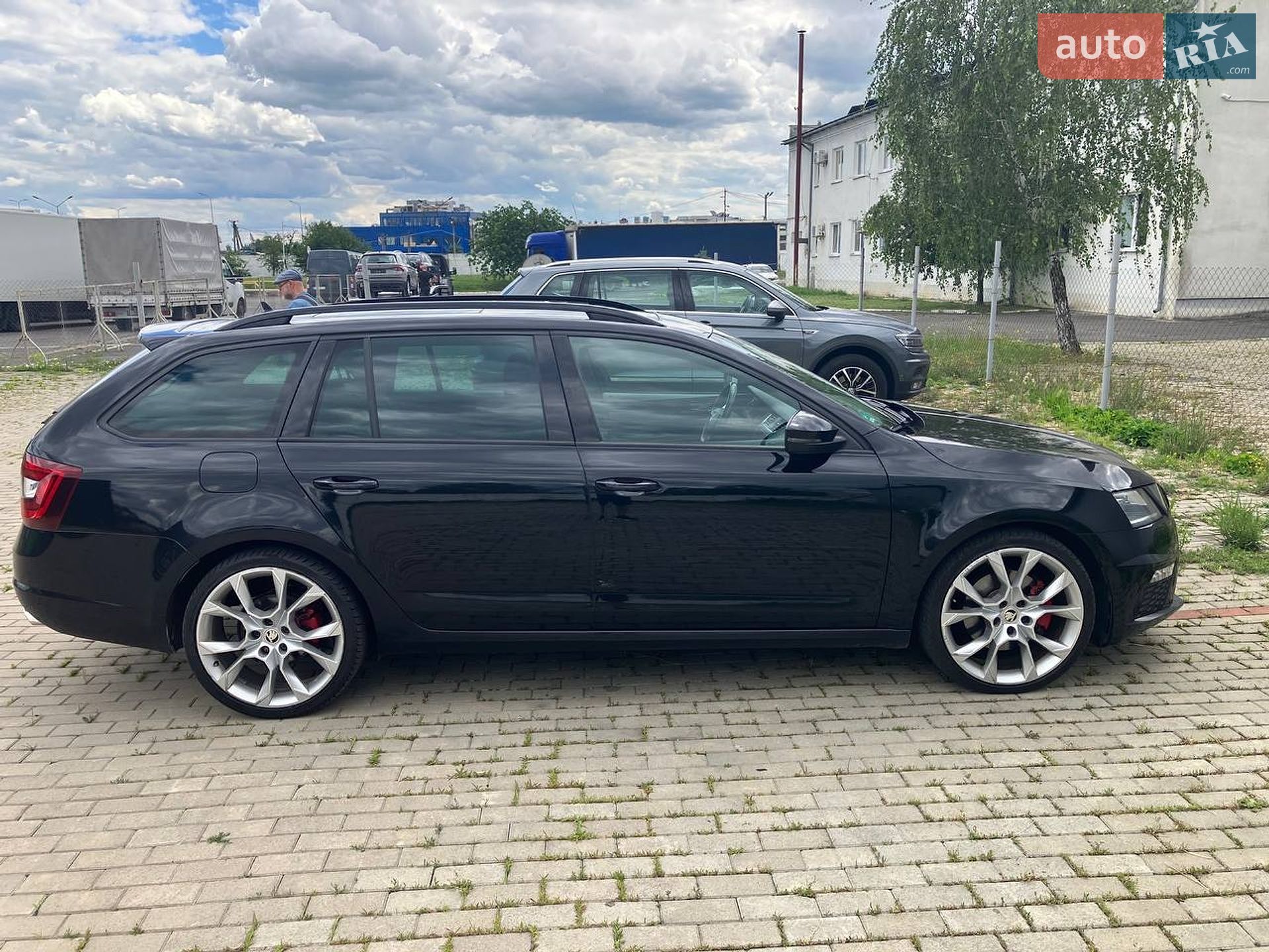 Skoda Octavia 2017 VIN TMBLK7NE8J0241357 фото оголошення 12 з 73