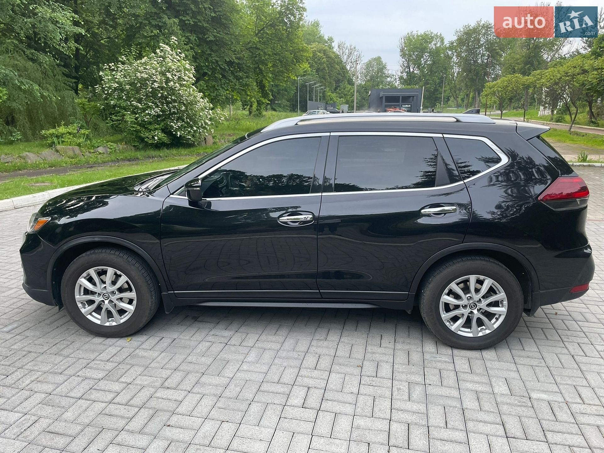 Nissan Rogue 2017 VIN KNMAT2MT7JP545648 фото оголошення 2 з 13