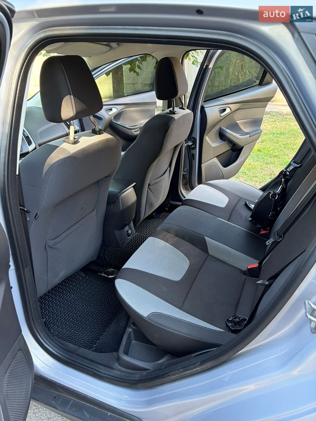 Ford Focus 2013 VIN WF0KXXGCBKDG46325 фото оголошення 10 з 21