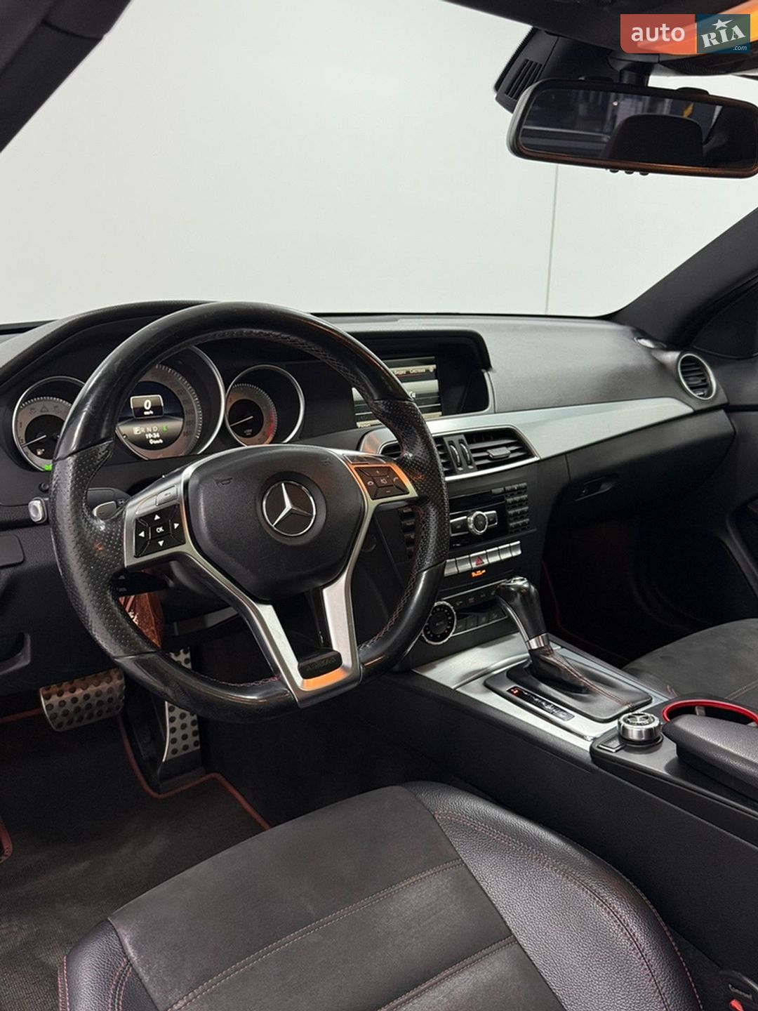 Mercedes-Benz C-Class 2013 VIN WDDGJ4HB6EG278382 фото оголошення 16 з 24