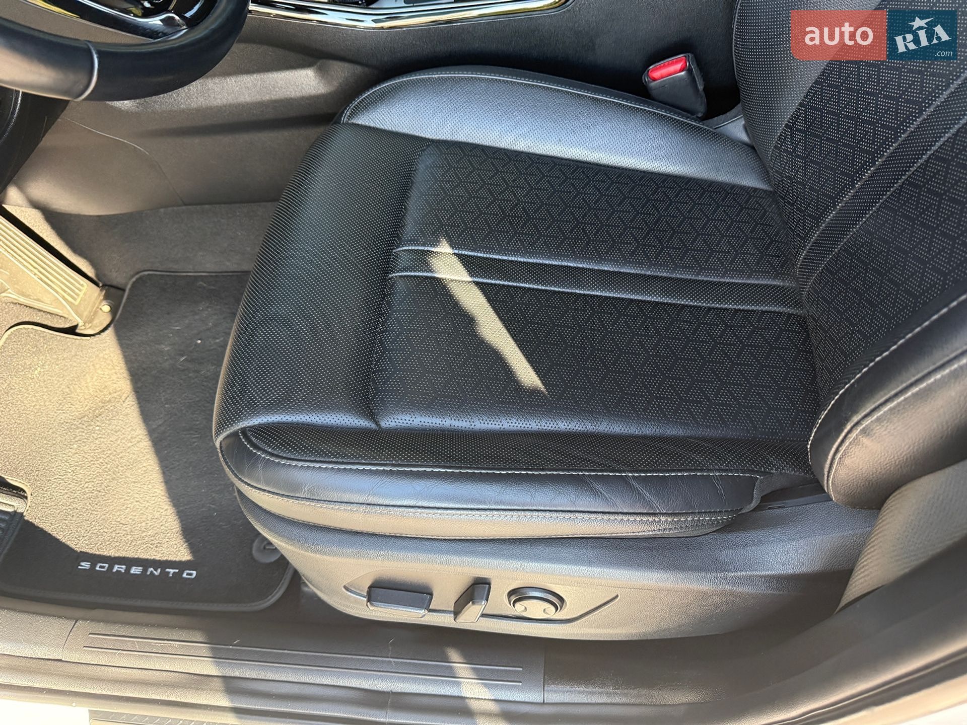 Kia Sorento 2021 VIN KNARH81BGM5086097 фото оголошення 41 з 56