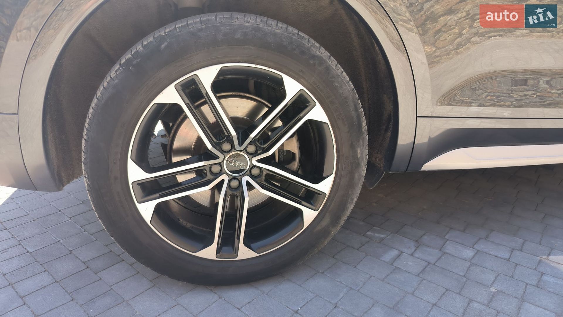 Audi Q5 2017 VIN WAUZZZFY4H2009294 фото оголошення 3 з 19