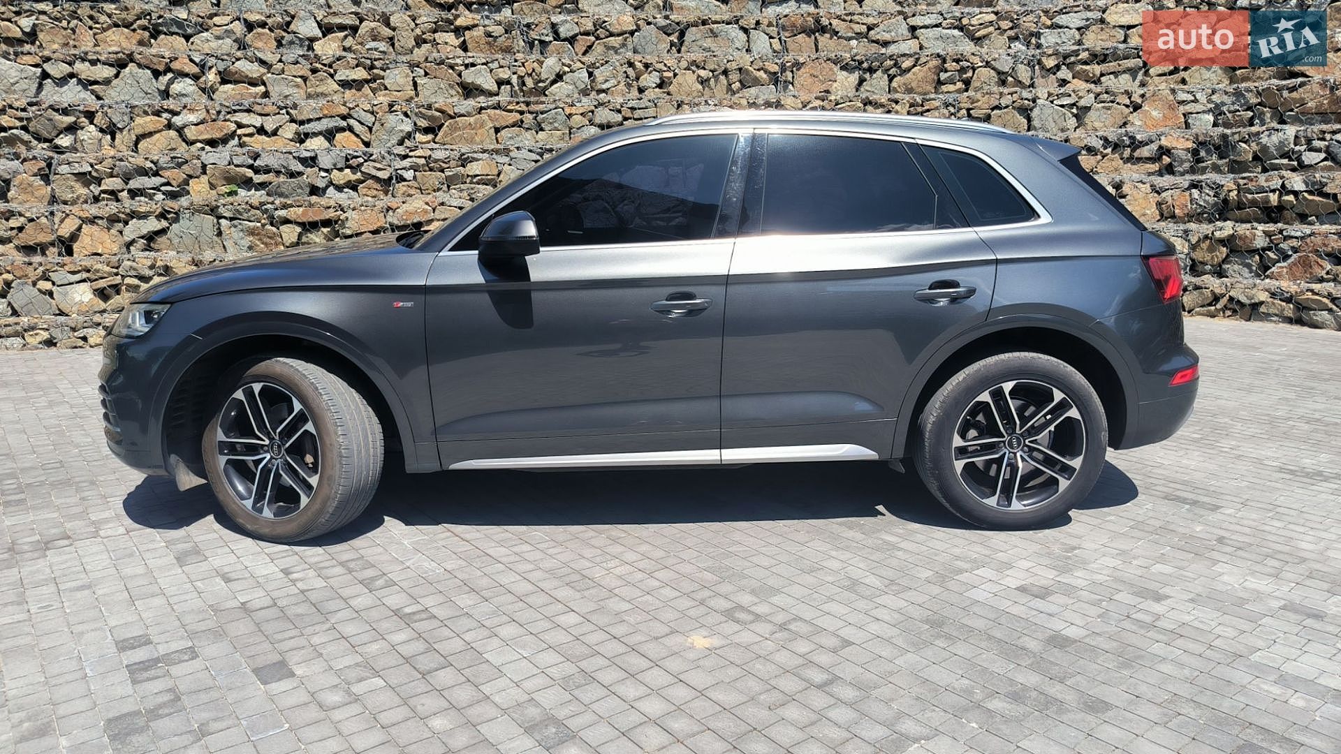 Audi Q5 2017 VIN WAUZZZFY4H2009294 фото оголошення 10 з 19