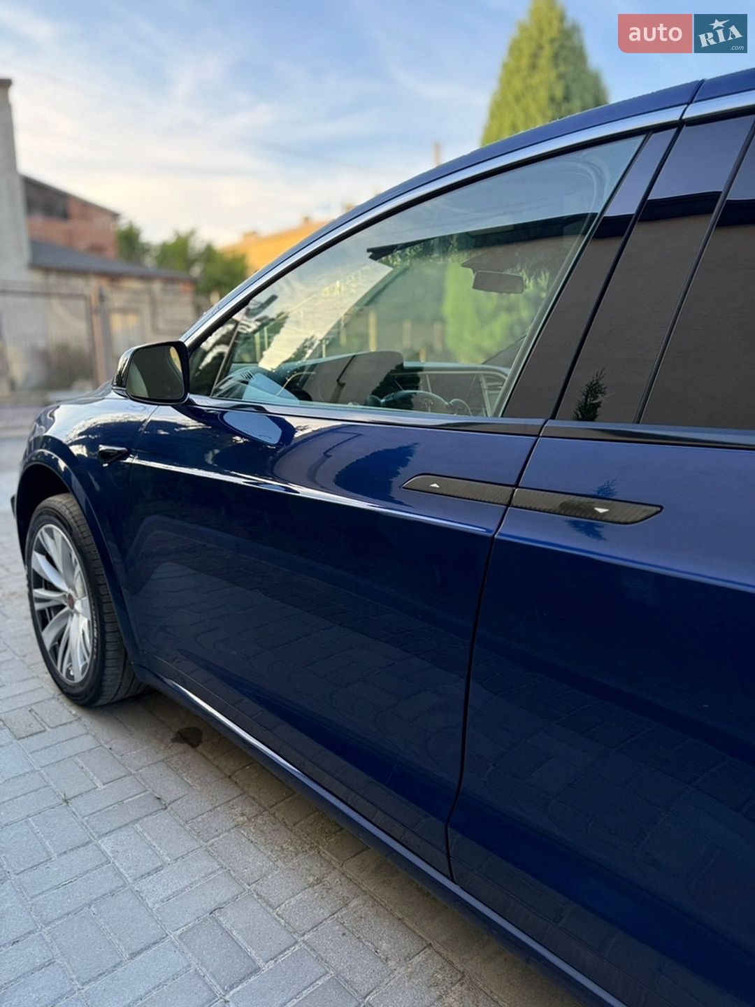 Tesla Model X 2016 VIN 5YJXCBE22GF002663 фото оголошення 9 з 45