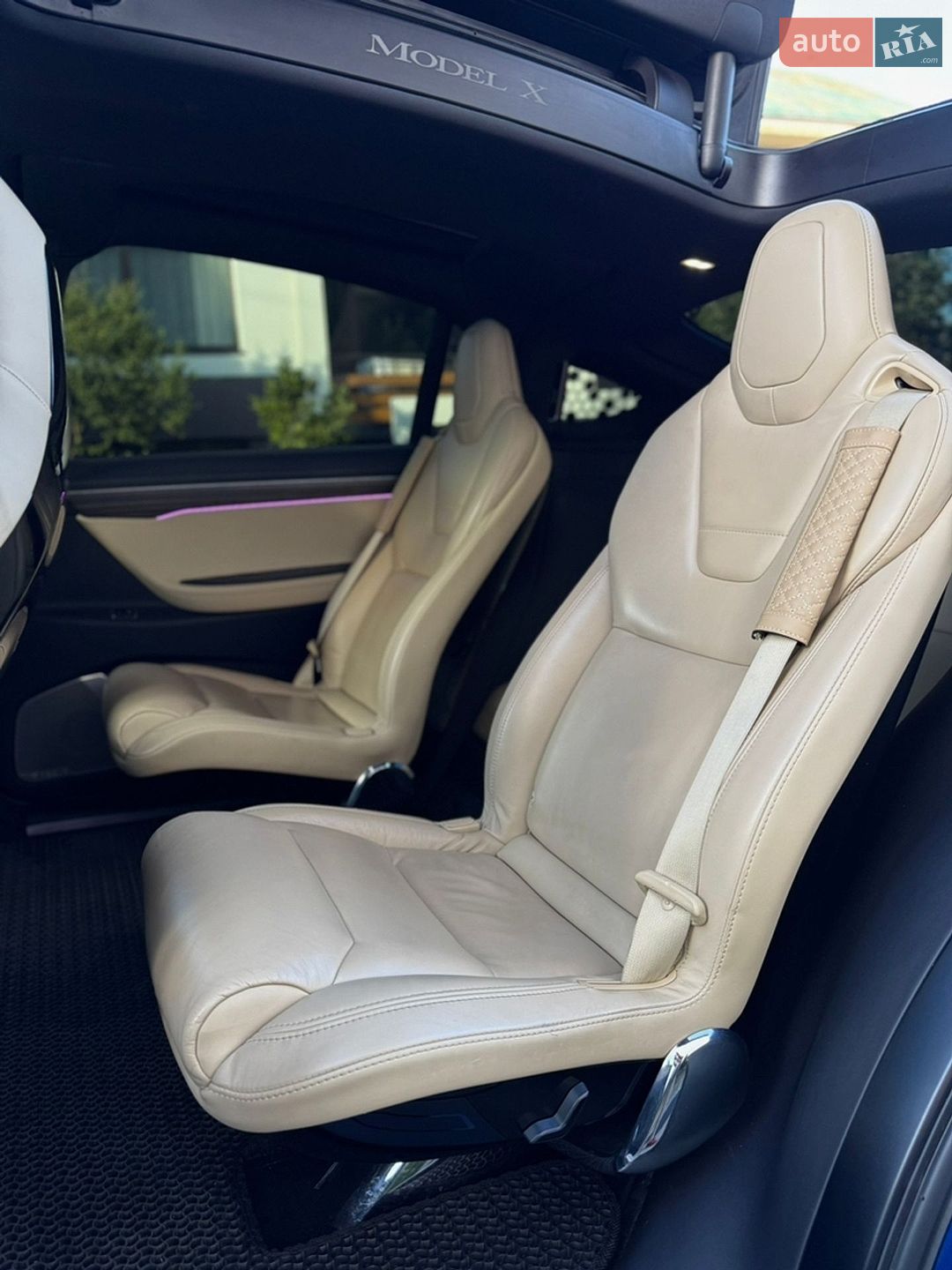 Tesla Model X 2016 VIN 5YJXCBE22GF002663 фото оголошення 32 з 45