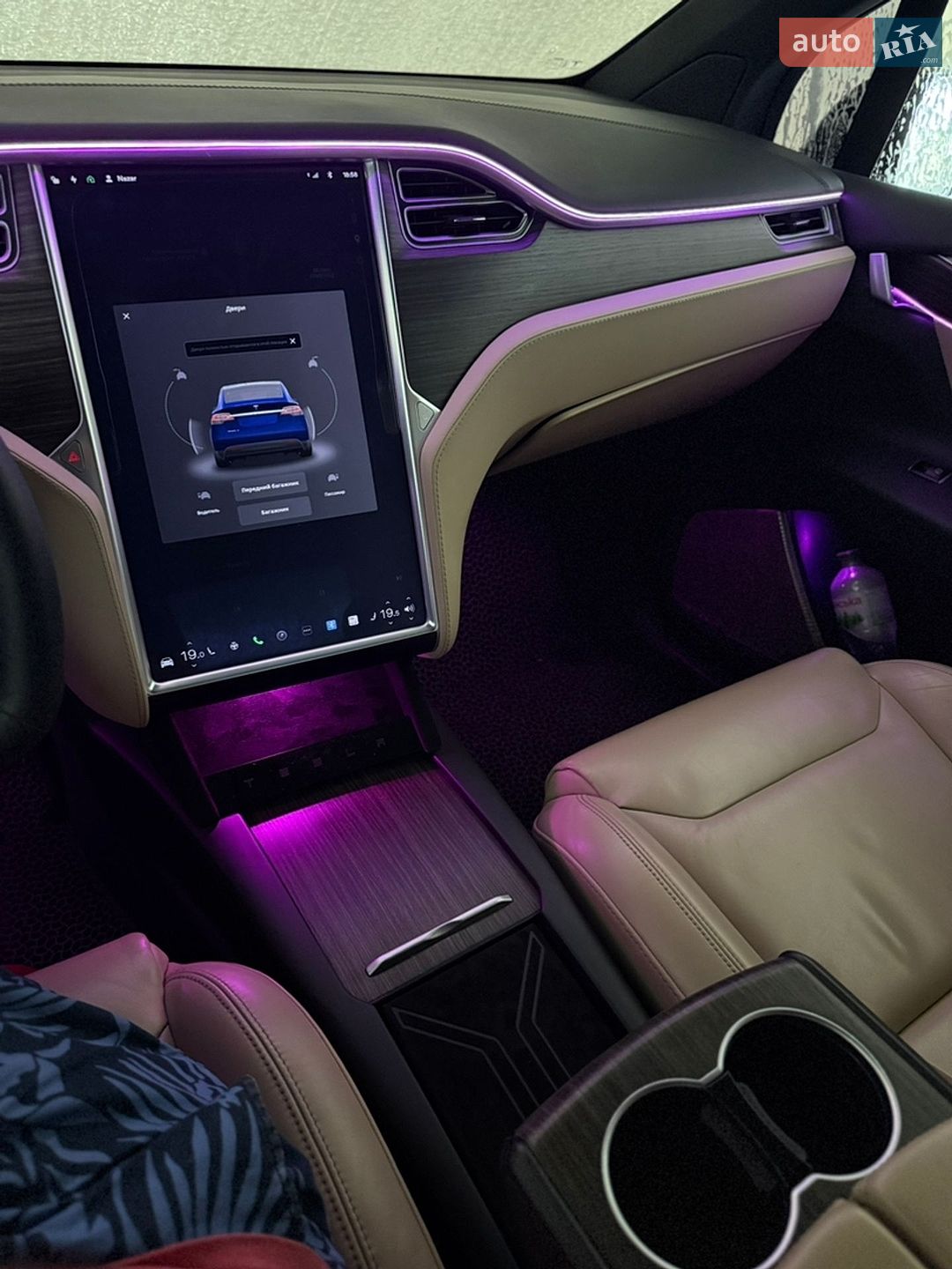 Tesla Model X 2016 VIN 5YJXCBE22GF002663 фото оголошення 33 з 45
