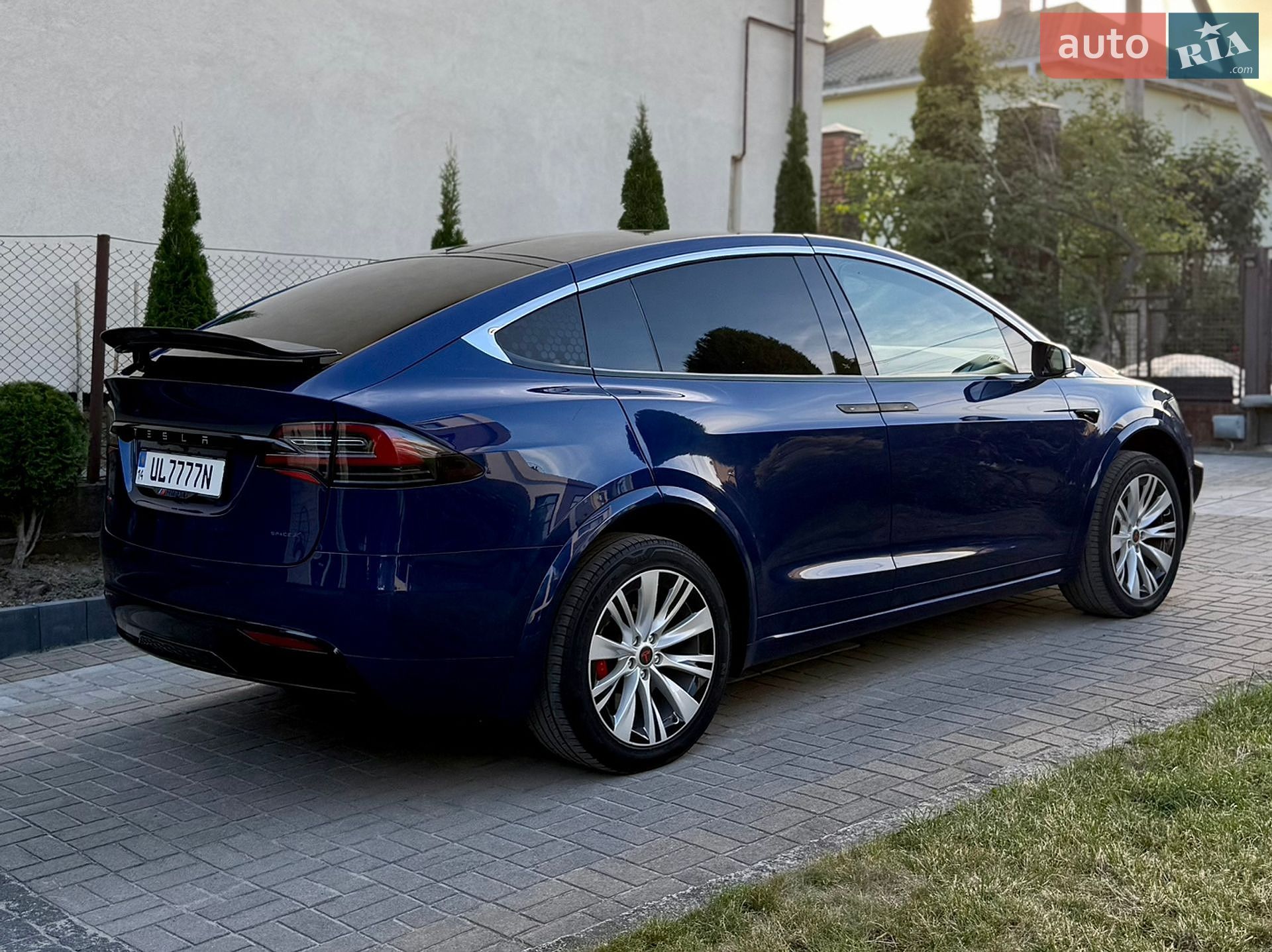 Tesla Model X 2016 VIN 5YJXCBE22GF002663 фото оголошення 11 з 45
